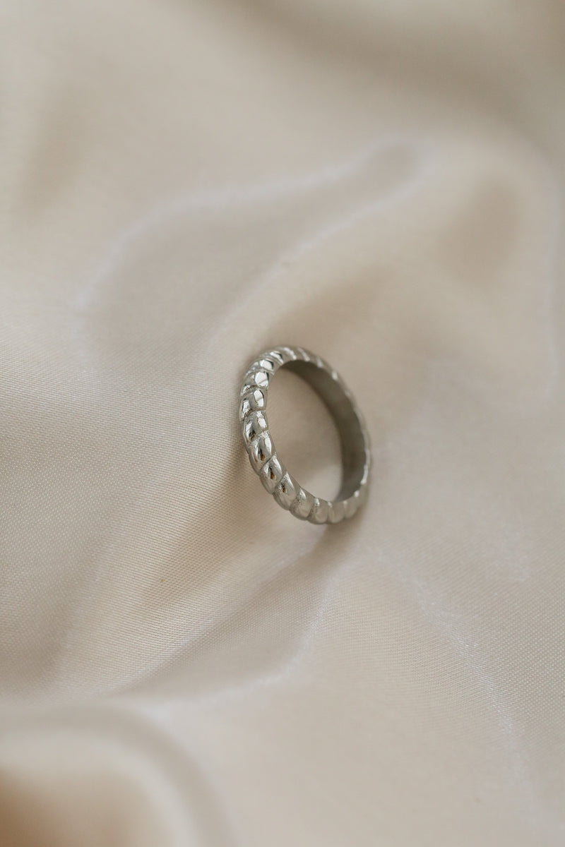 Estelle Ring - Boutique Minimaliste has waterproof, durable, elegant and vintage inspired jewelry
