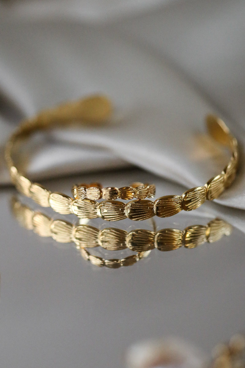 Fleur Cuff - Boutique Minimaliste has waterproof, durable, elegant and vintage inspired jewelry