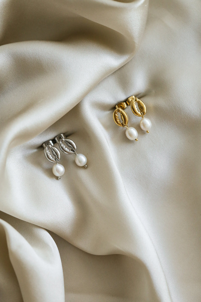 Geneve Earrings - Boutique Minimaliste has waterproof, durable, elegant and vintage inspired jewelry