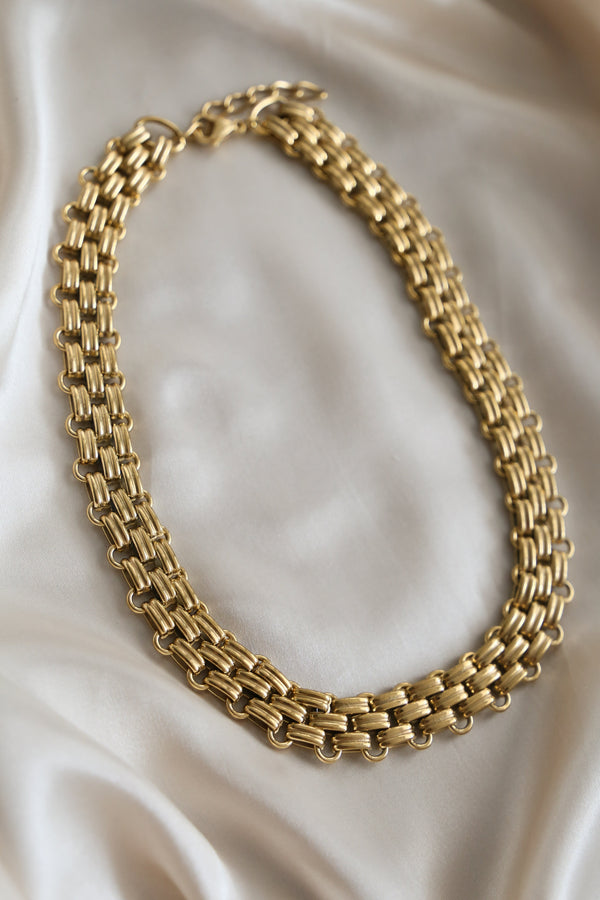 Genova Necklace - Boutique Minimaliste has waterproof, durable, elegant and vintage inspired jewelry