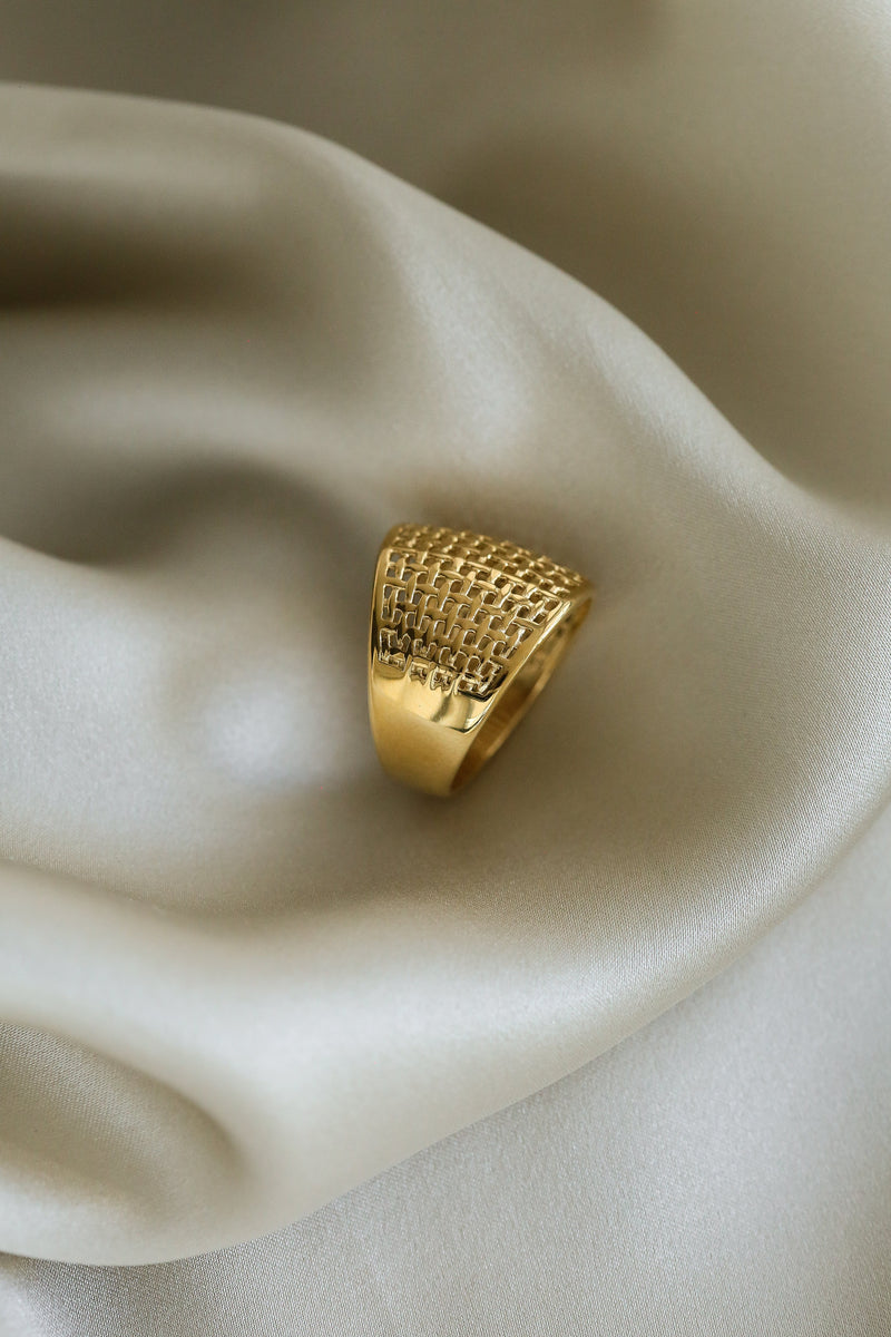 Georgia Ring - Boutique Minimaliste has waterproof, durable, elegant and vintage inspired jewelry