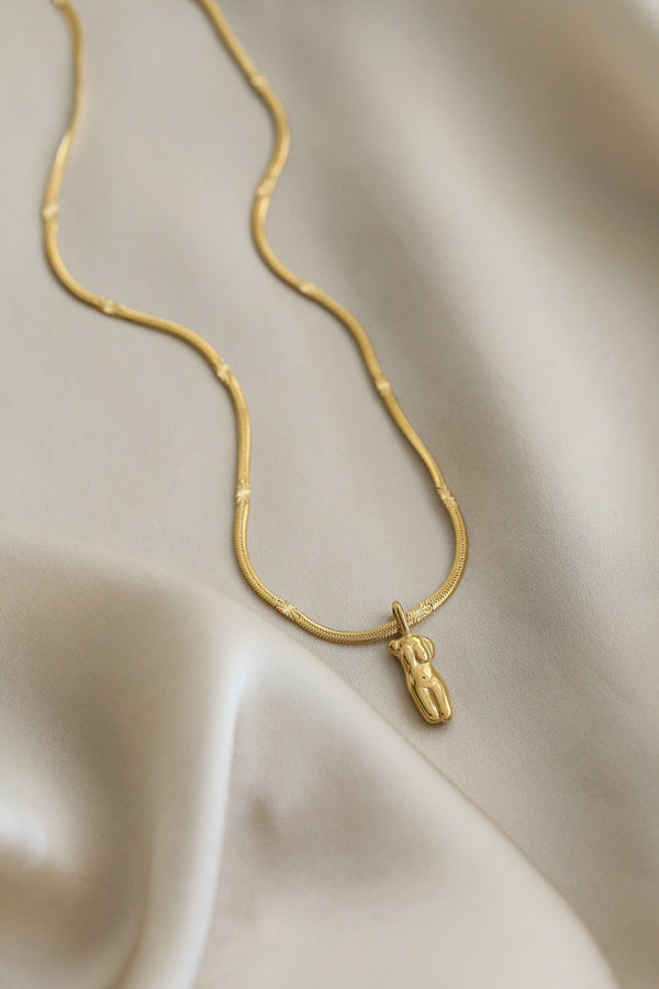 Giada Necklace - Boutique Minimaliste has waterproof, durable, elegant and vintage inspired jewelry