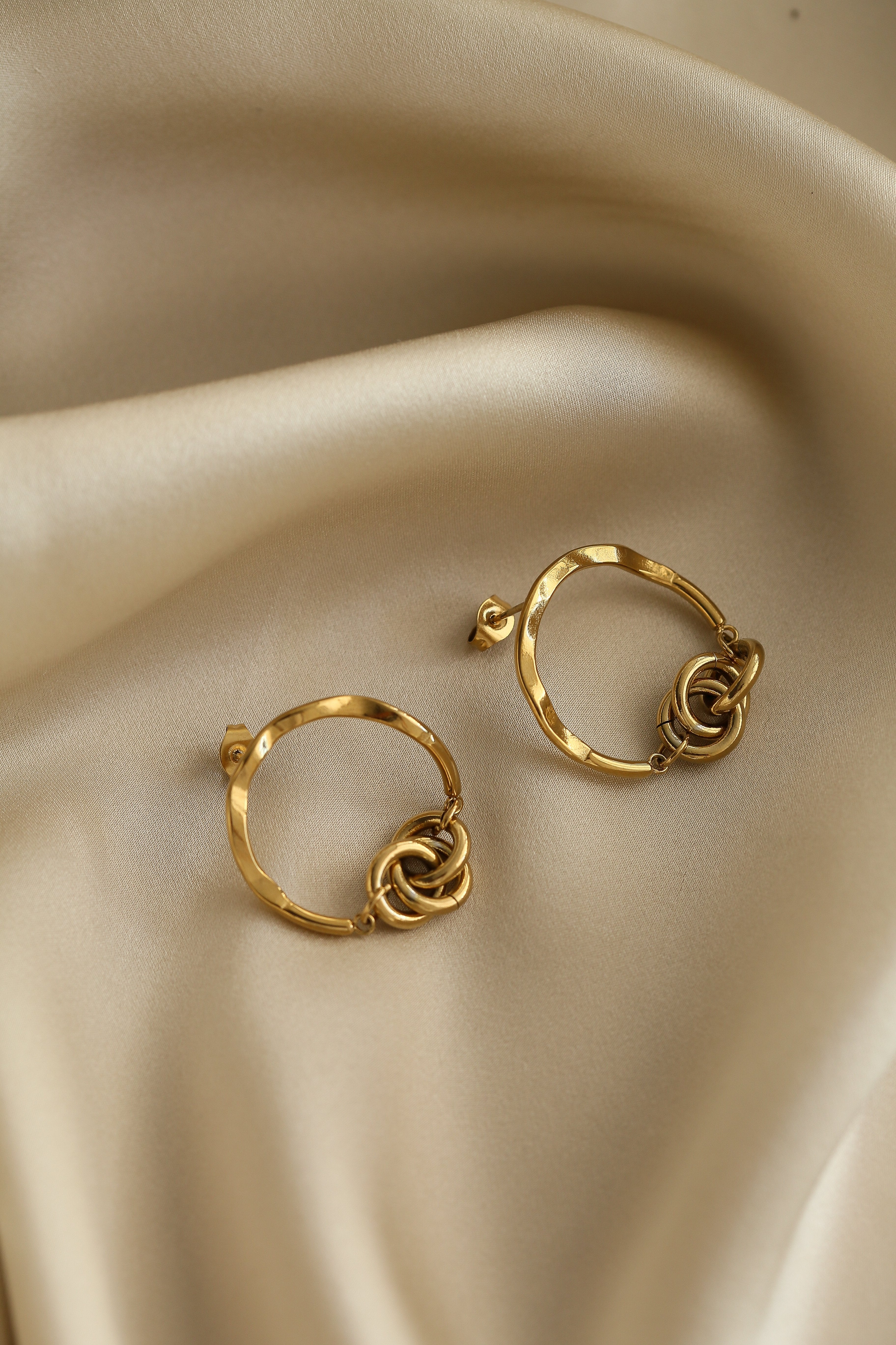 Heaven Earrings - Boutique Minimaliste has waterproof, durable, elegant and vintage inspired jewelry