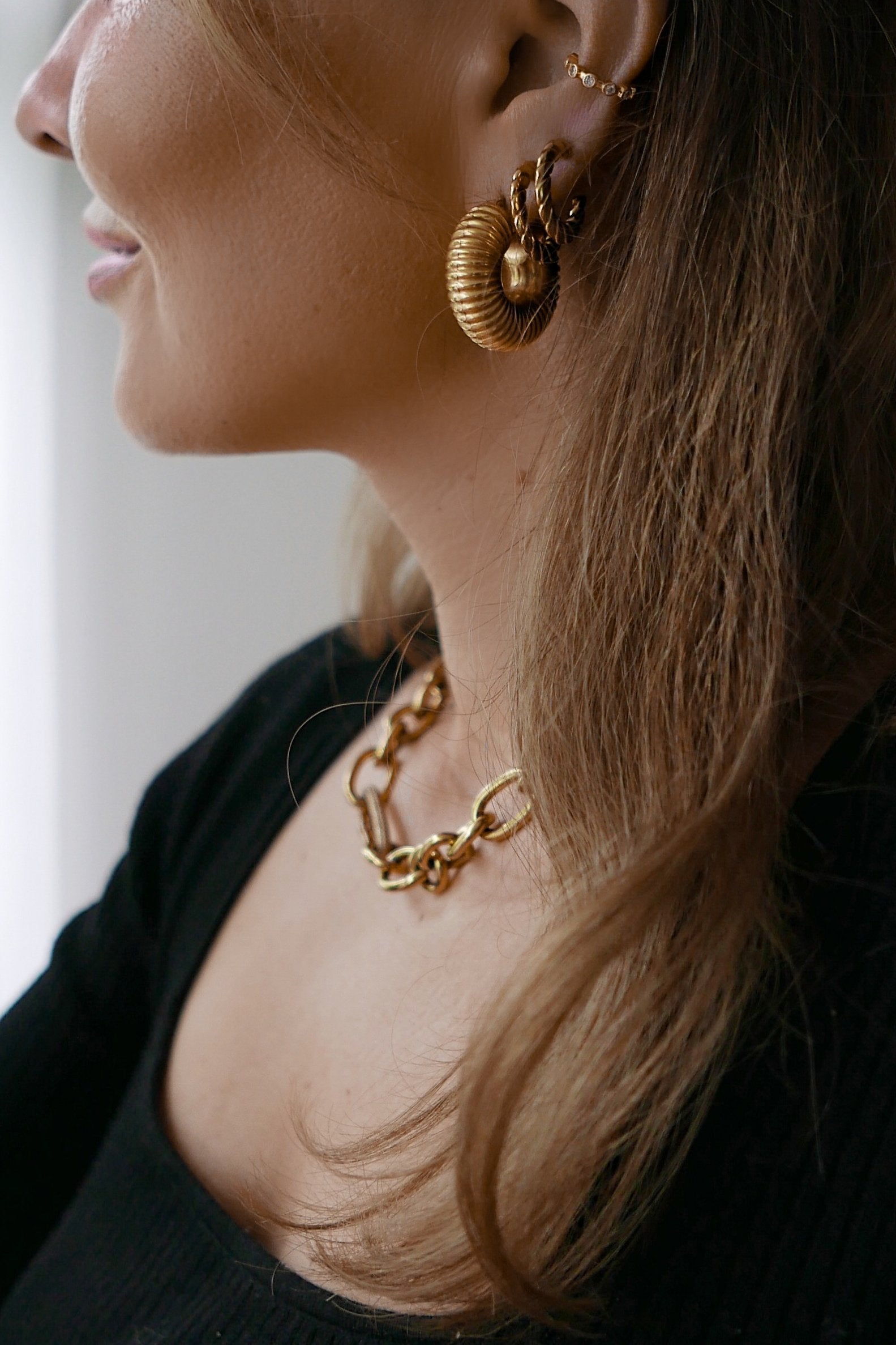 Hedda Hoop Earrings - Boutique Minimaliste has waterproof, durable, elegant and vintage inspired jewelry