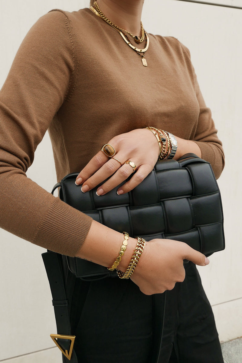 Hedvig Cuff - Boutique Minimaliste has waterproof, durable, elegant and vintage inspired jewelry