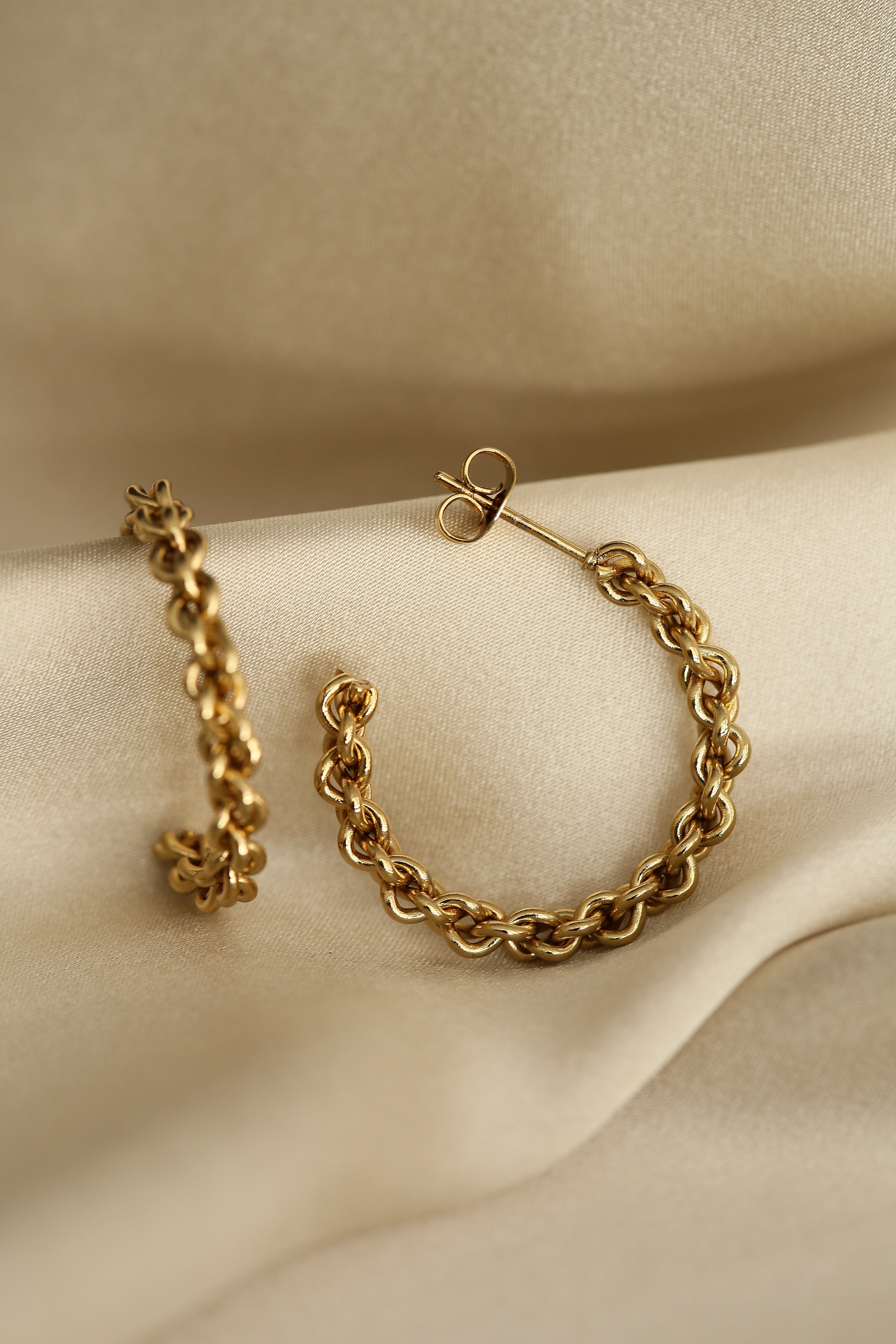 Heidy Hoop Earrings - Boutique Minimaliste has waterproof, durable, elegant and vintage inspired jewelry