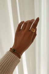 Helena Ring - Boutique Minimaliste has waterproof, durable, elegant and vintage inspired jewelry