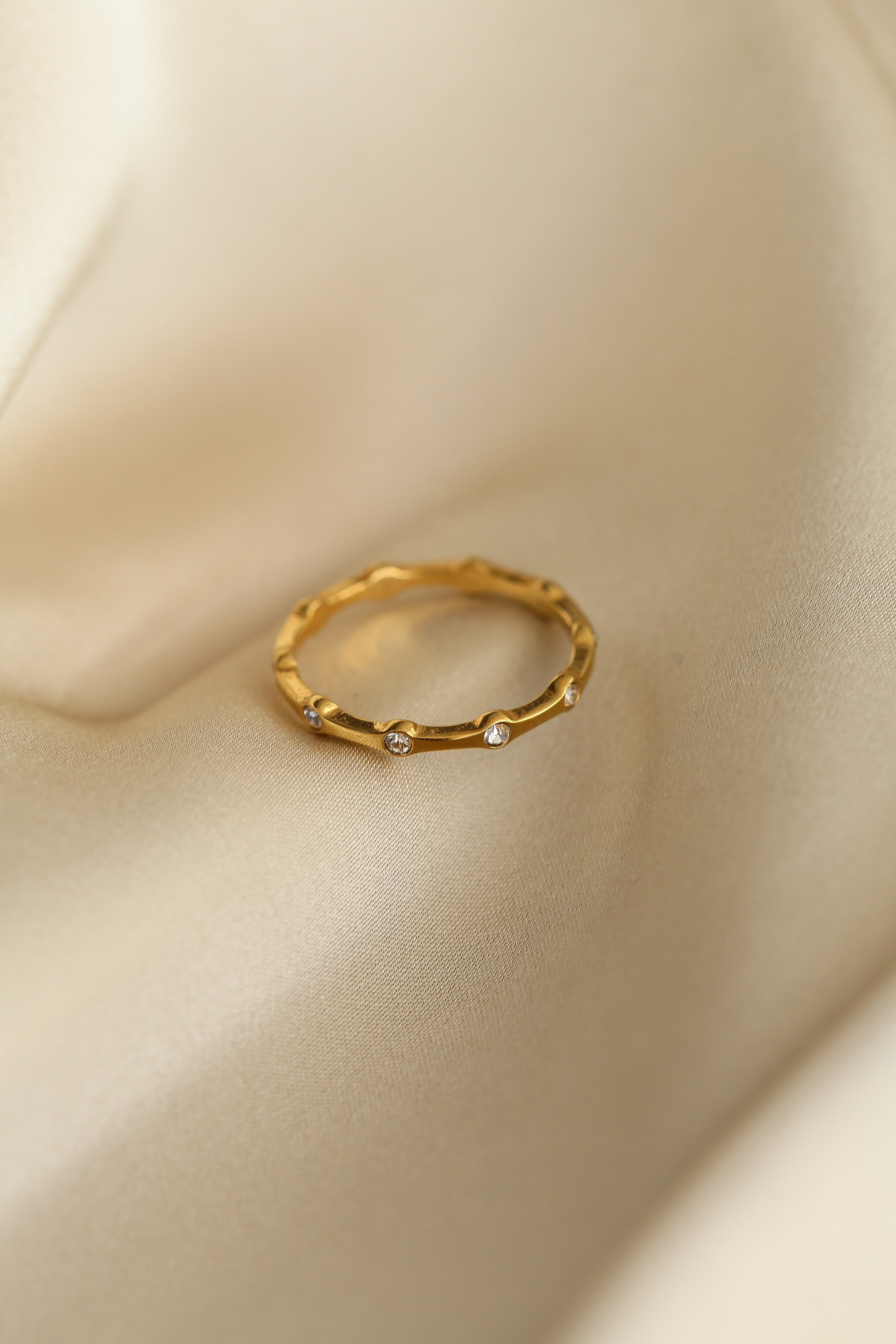 Henrietta Ring - Boutique Minimaliste has waterproof, durable, elegant and vintage inspired jewelry