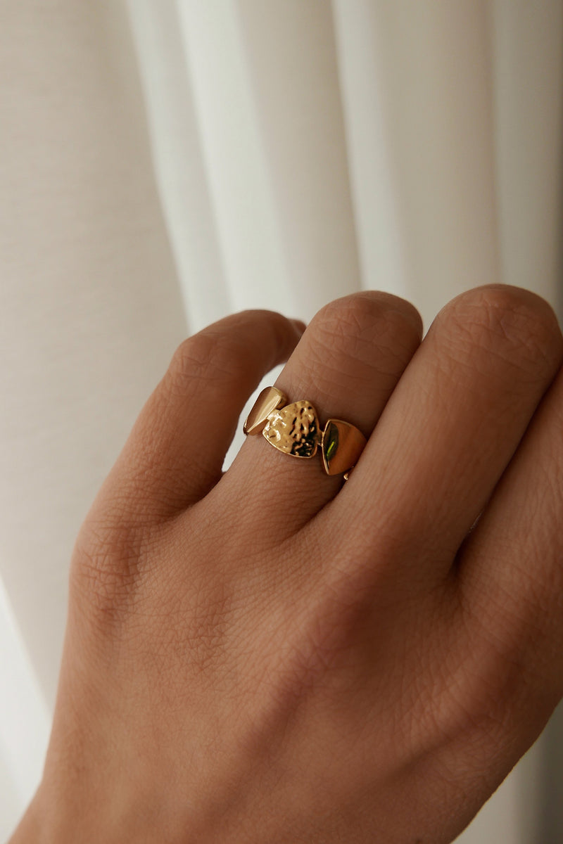 Hermione Ring - Boutique Minimaliste has waterproof, durable, elegant and vintage inspired jewelry