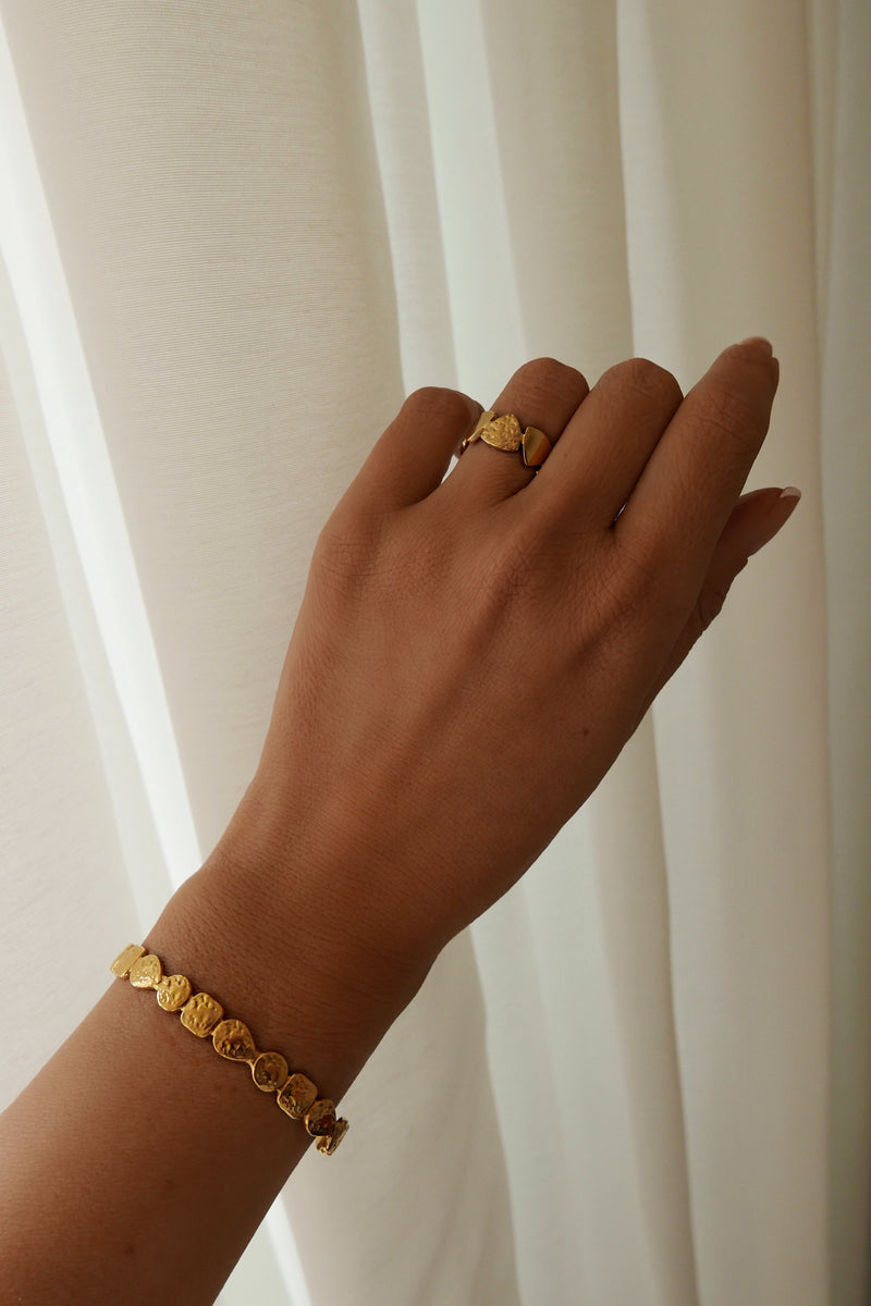Hermione Ring - Boutique Minimaliste has waterproof, durable, elegant and vintage inspired jewelry