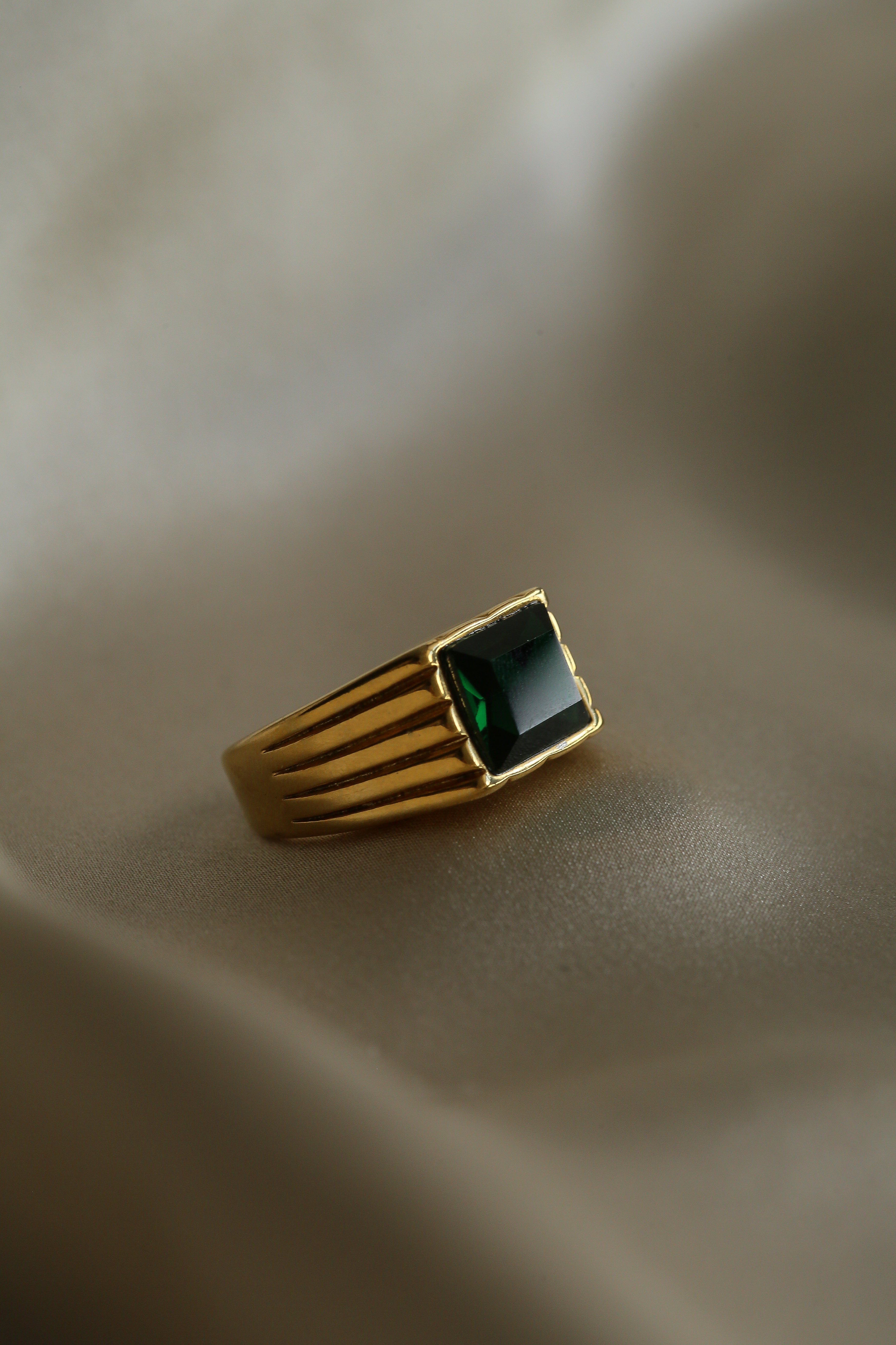 Ida Ring - Boutique Minimaliste has waterproof, durable, elegant and vintage inspired jewelry