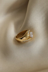 Isola Ring - Boutique Minimaliste has waterproof, durable, elegant and vintage inspired jewelry