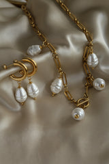 Iza Hoop Earrings - Boutique Minimaliste has waterproof, durable, elegant and vintage inspired jewelry