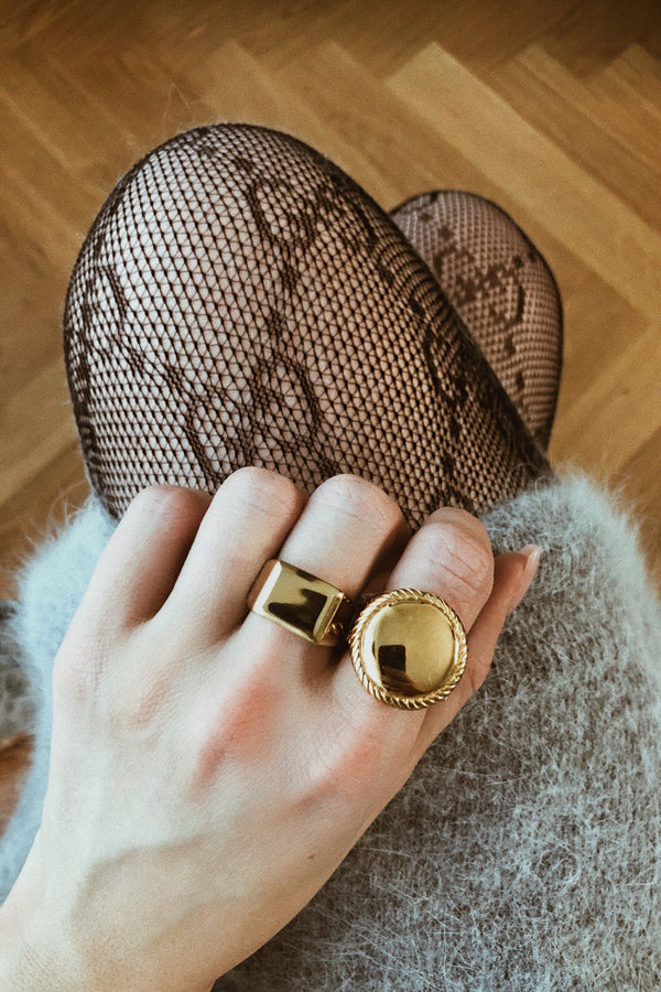 Jacques Signet Ring - Boutique Minimaliste has waterproof, durable, elegant and vintage inspired jewelry
