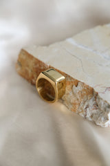 Jacques Signet Ring - Boutique Minimaliste has waterproof, durable, elegant and vintage inspired jewelry