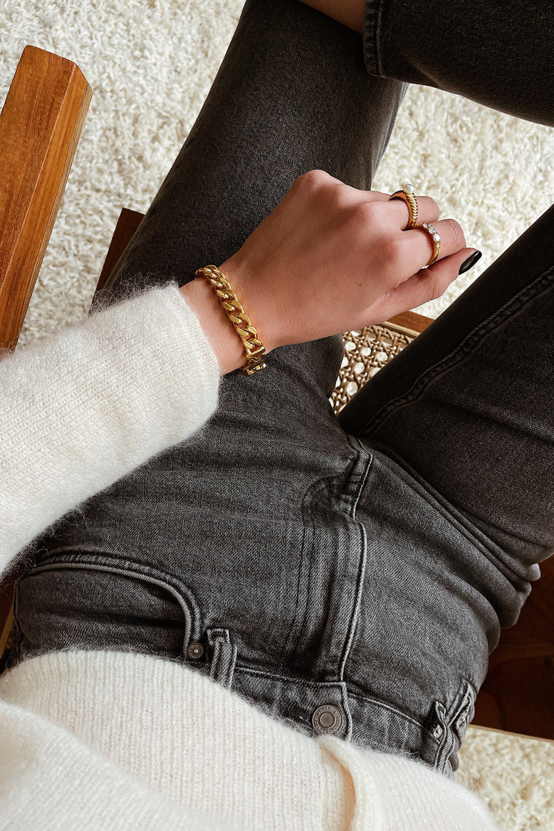 Jane Bracelet - Boutique Minimaliste has waterproof, durable, elegant and vintage inspired jewelry
