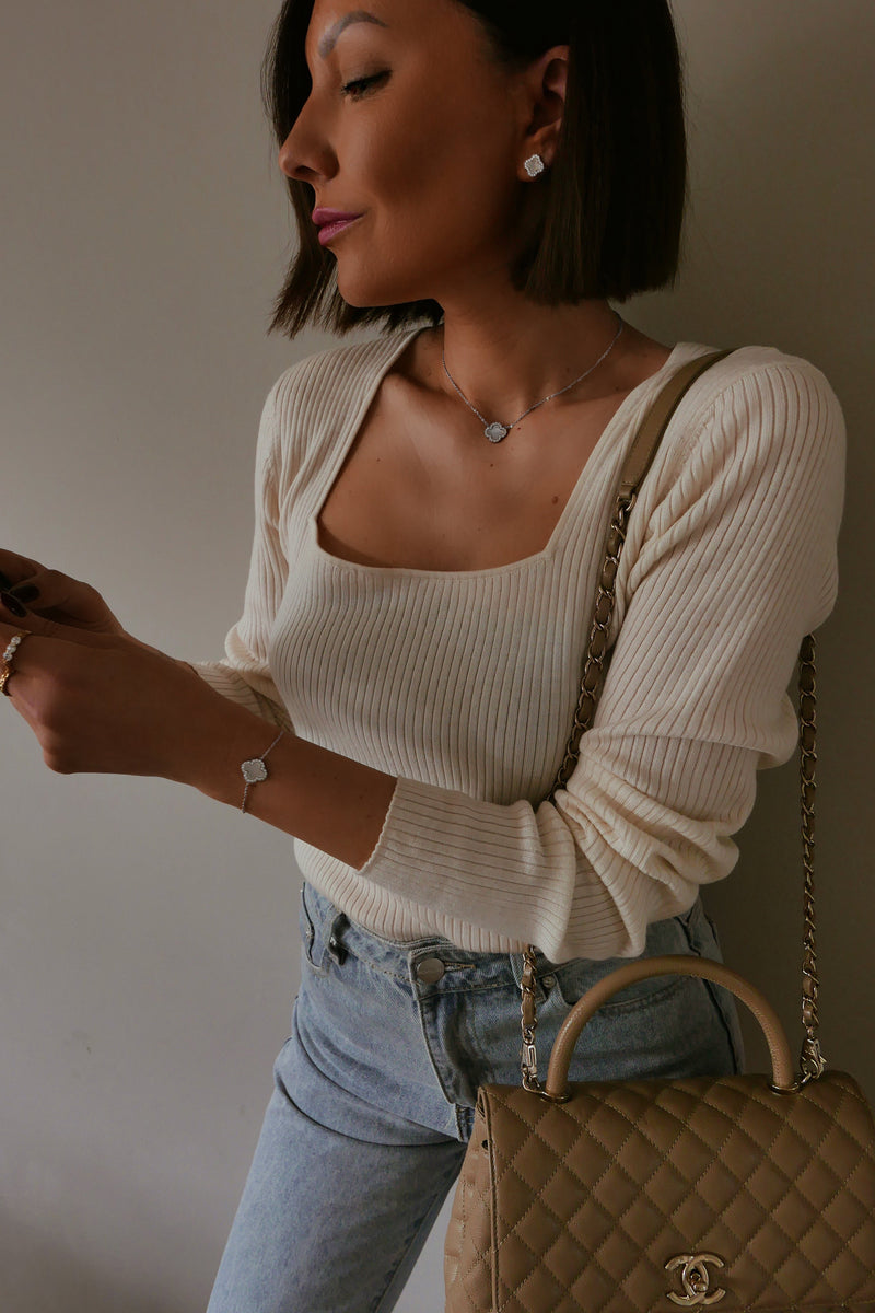Jean Bracelet - Boutique Minimaliste has waterproof, durable, elegant and vintage inspired jewelry
