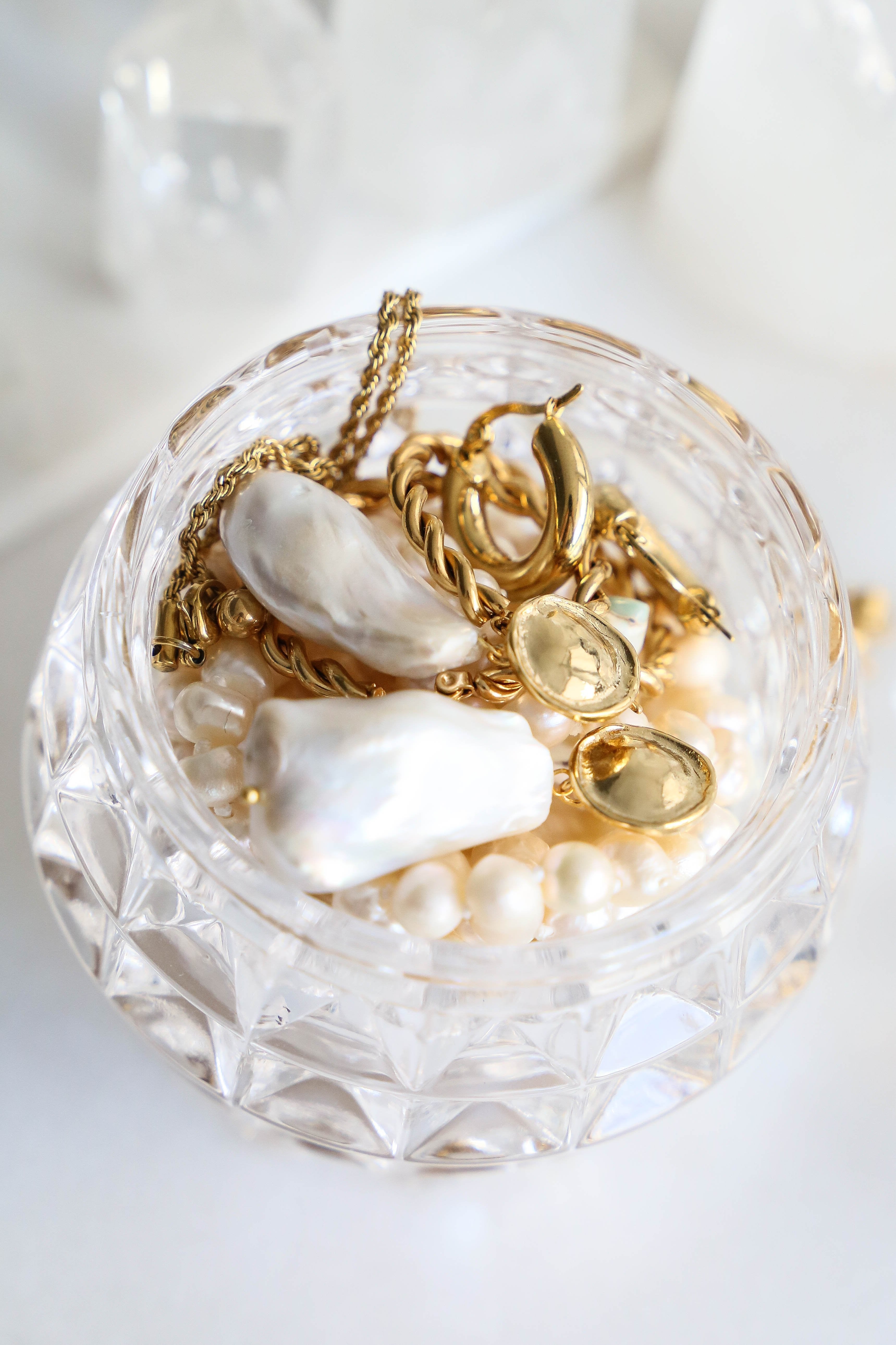 Jeanne Earrings - Boutique Minimaliste has waterproof, durable, elegant and vintage inspired jewelry