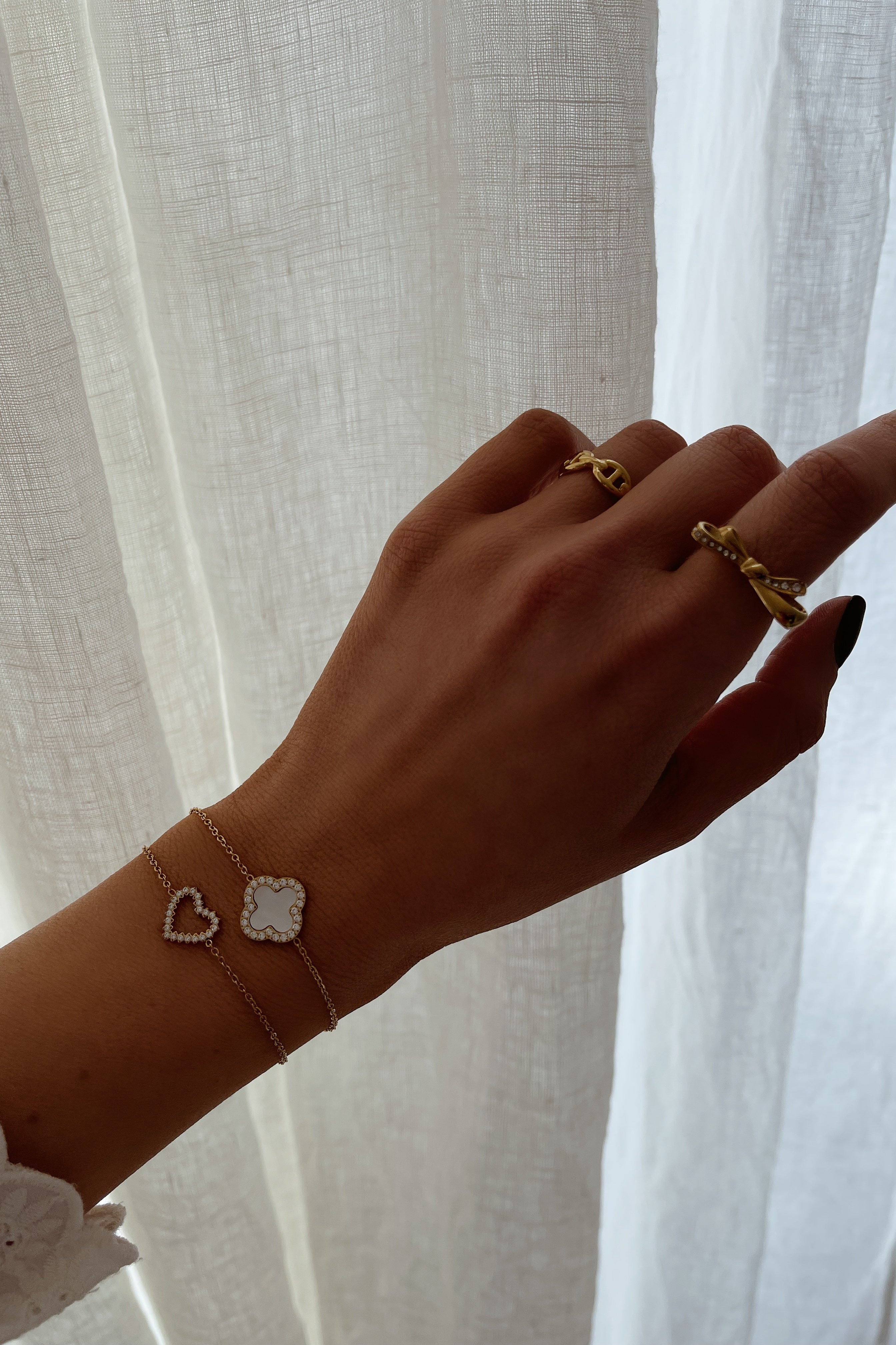 Jude Ring - Boutique Minimaliste has waterproof, durable, elegant and vintage inspired jewelry