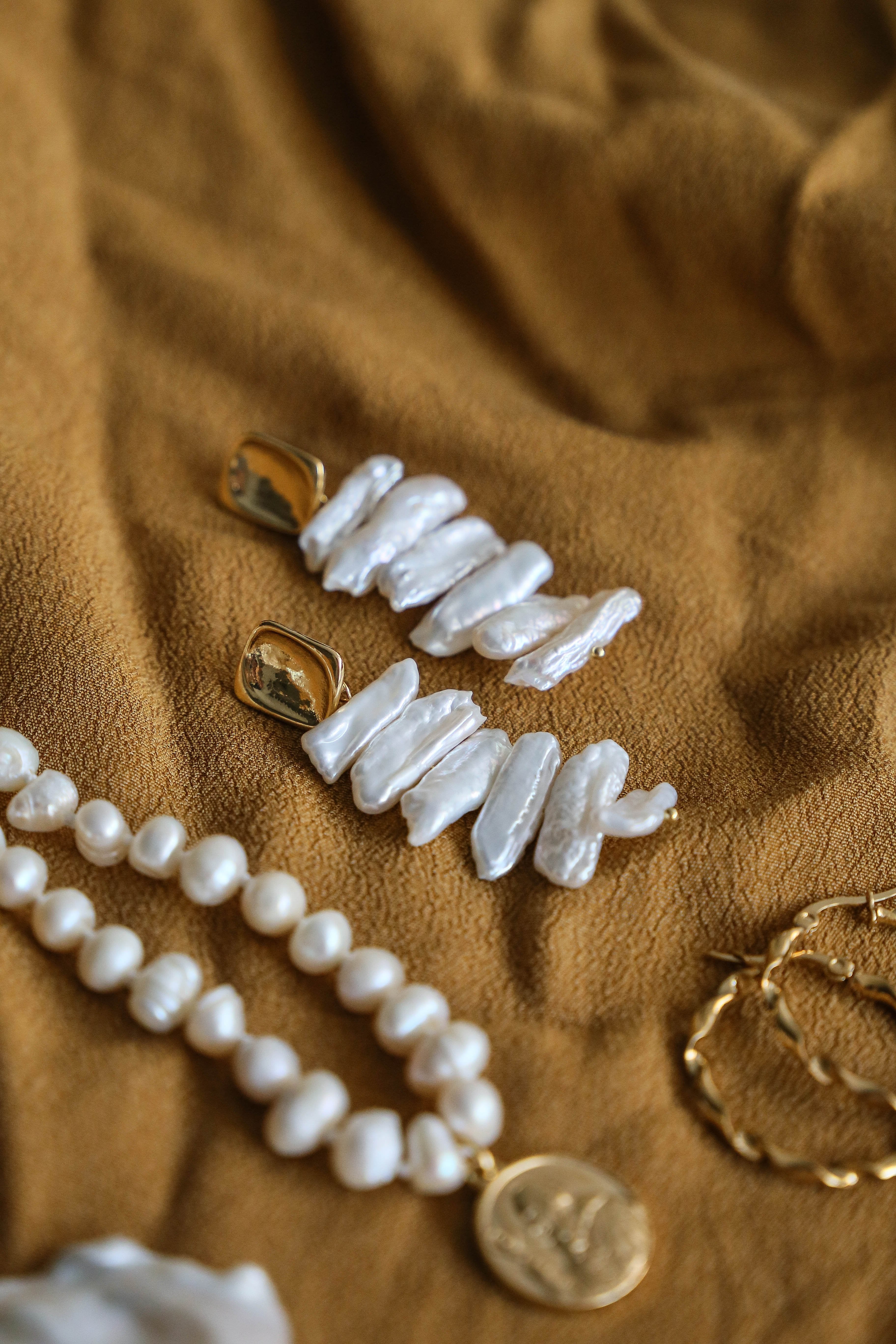 Juliette Earrings - Boutique Minimaliste has waterproof, durable, elegant and vintage inspired jewelry