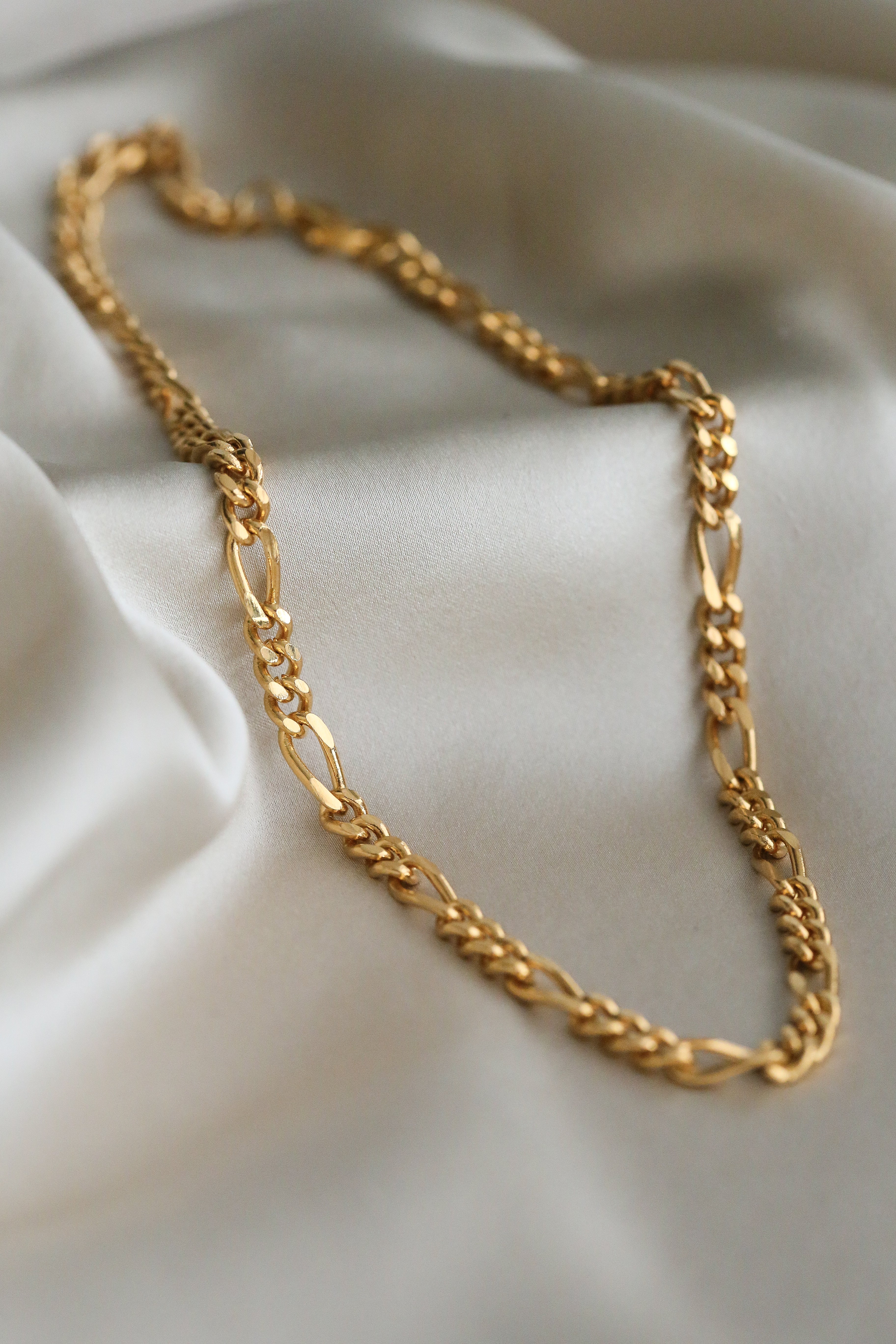 Justus Necklace - Boutique Minimaliste has waterproof, durable, elegant and vintage inspired jewelry