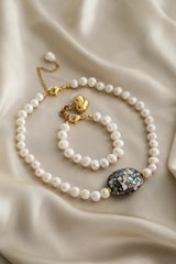 Karina Bracelet - Boutique Minimaliste has waterproof, durable, elegant and vintage inspired jewelry