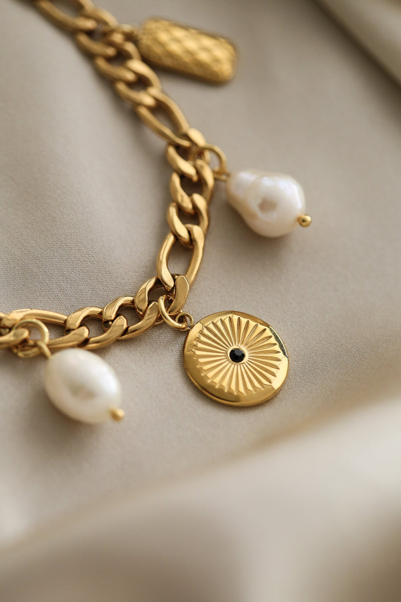 Kate Necklace - Boutique Minimaliste has waterproof, durable, elegant and vintage inspired jewelry