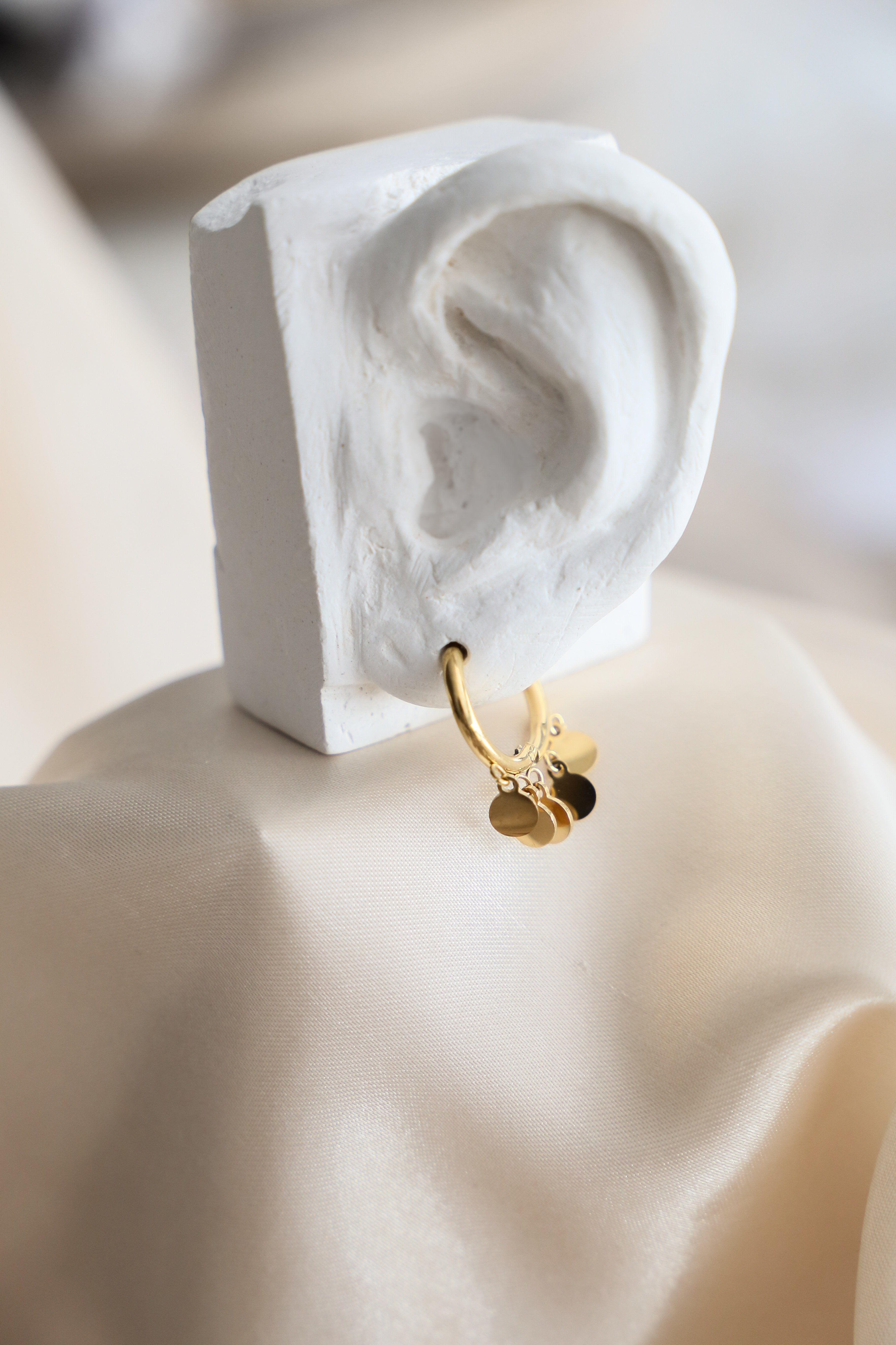 Kendall Hoop Earrings - Boutique Minimaliste has waterproof, durable, elegant and vintage inspired jewelry