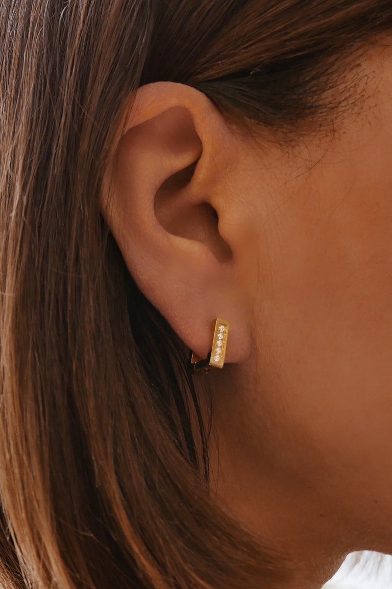Kiara Huggies - Boutique Minimaliste has waterproof, durable, elegant and vintage inspired jewelry