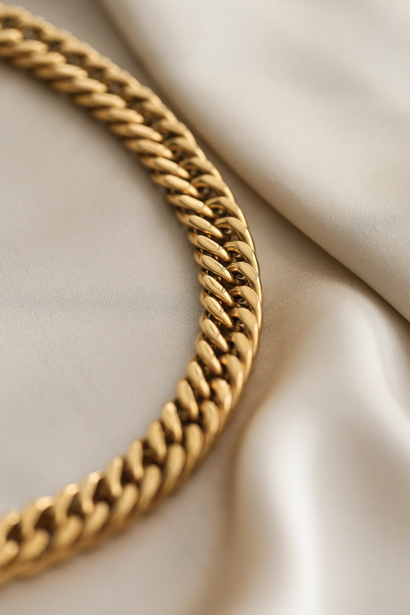 Kim Necklace - Boutique Minimaliste has waterproof, durable, elegant and vintage inspired jewelry