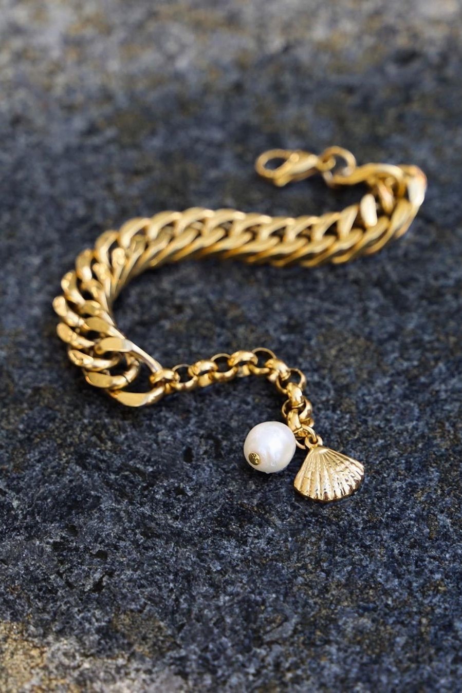 La Mer Bracelet - Boutique Minimaliste has waterproof, durable, elegant and vintage inspired jewelry