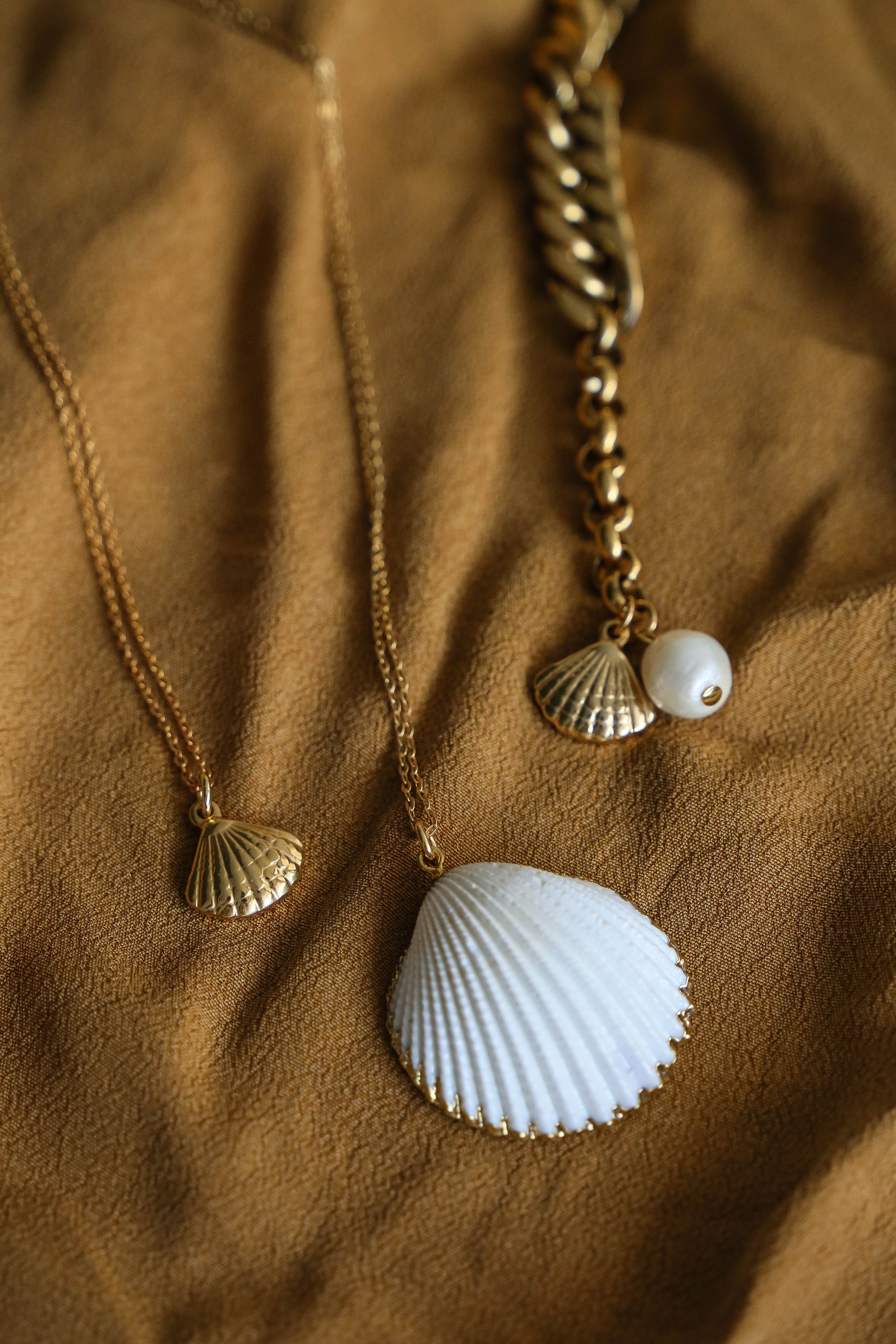 La Mer Necklace - Boutique Minimaliste has waterproof, durable, elegant and vintage inspired jewelry