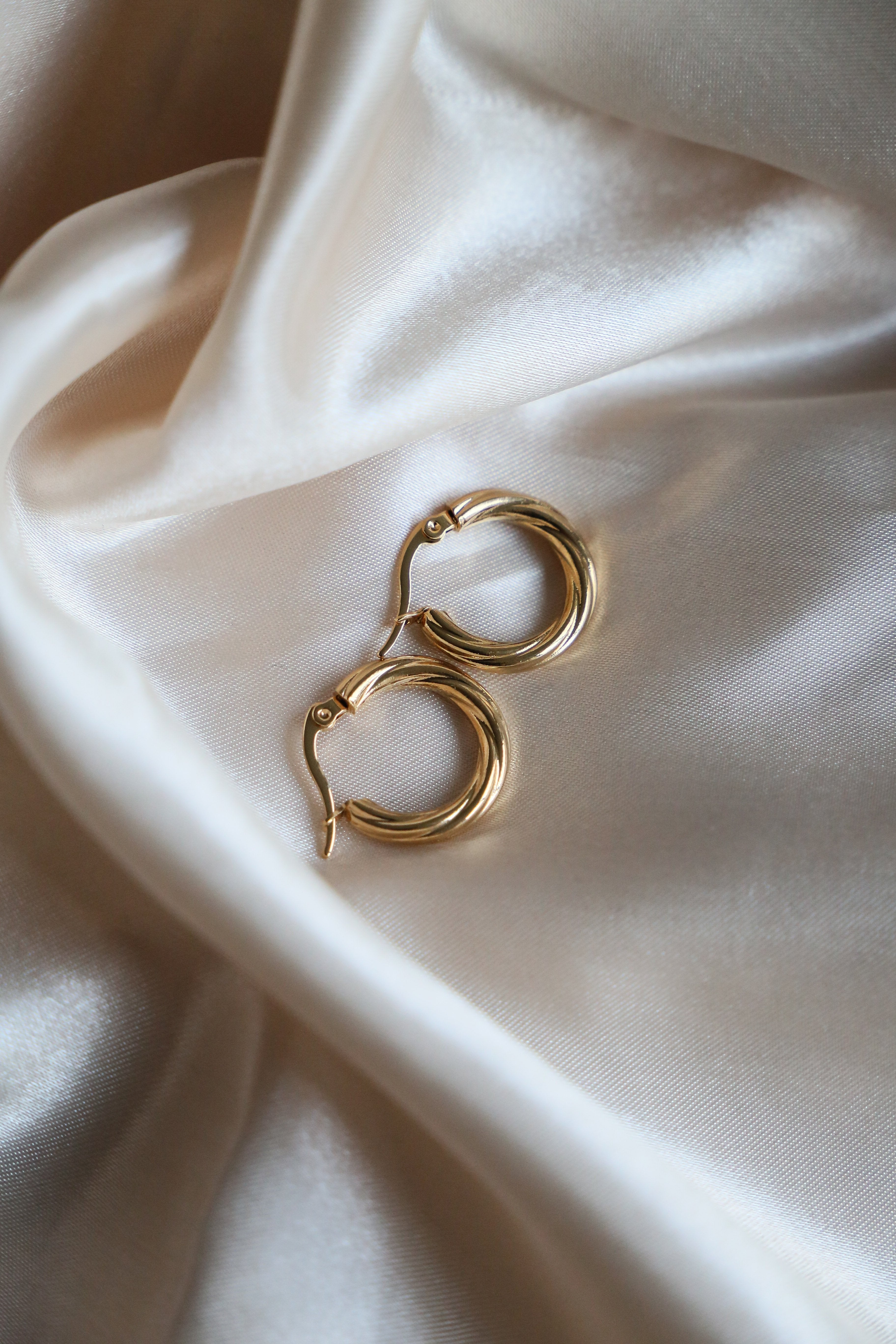 Lea Hoop Earrings - has waterproof, durable, elegant and vintage inspired jewelry