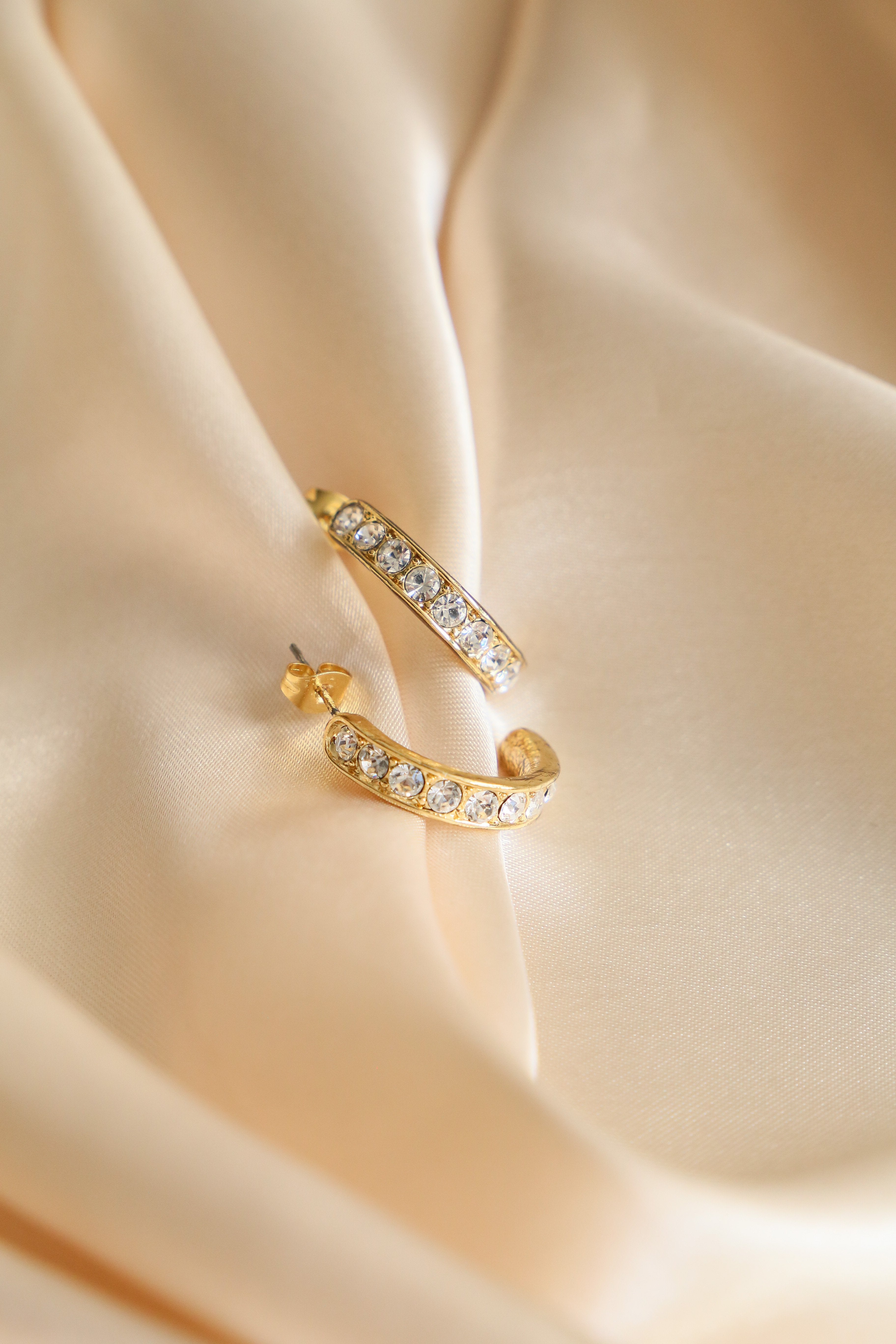 Light Hoop Earrings - Boutique Minimaliste has waterproof, durable, elegant and vintage inspired jewelry