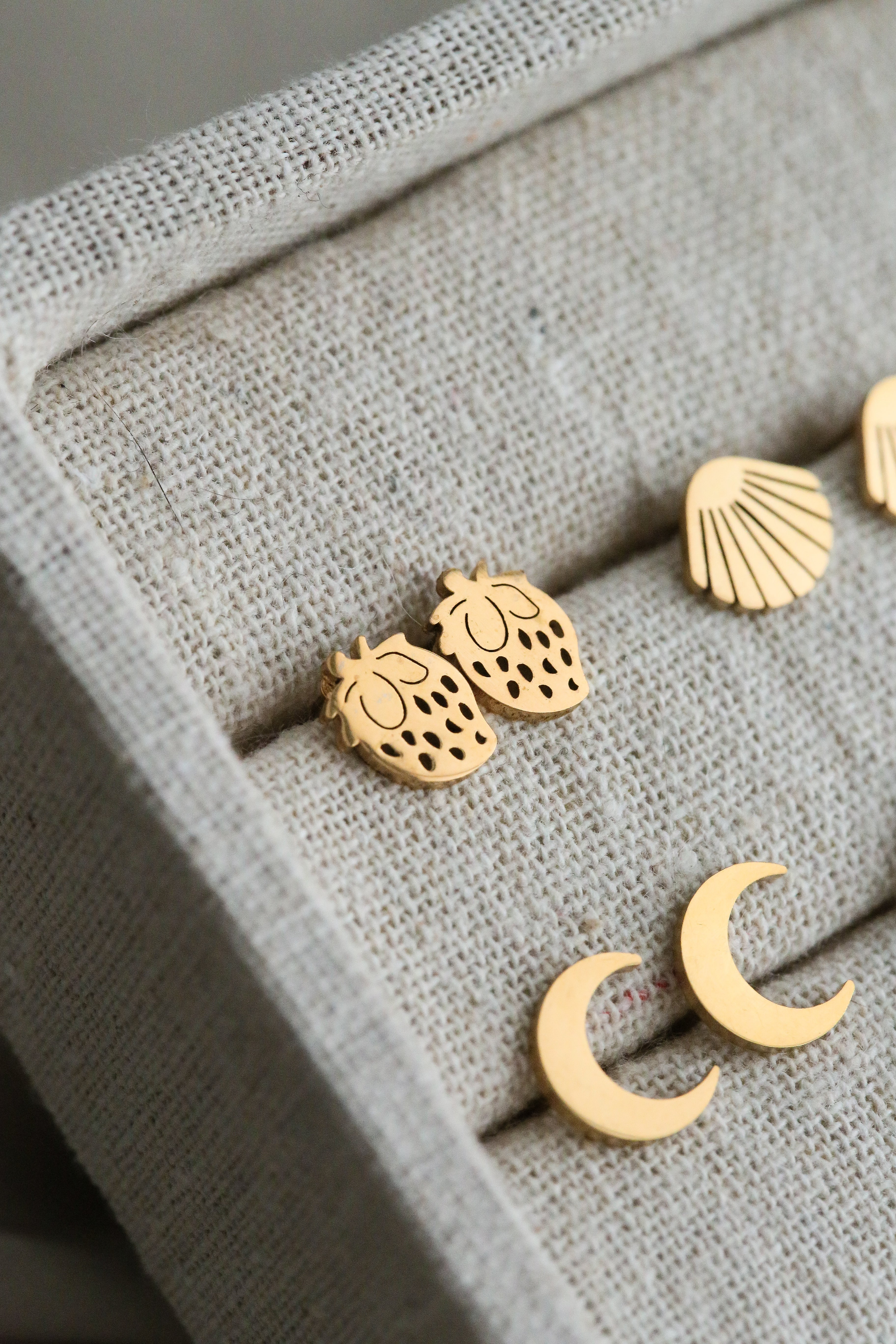 Lille Ear Studs - Boutique Minimaliste has waterproof, durable, elegant and vintage inspired jewelry