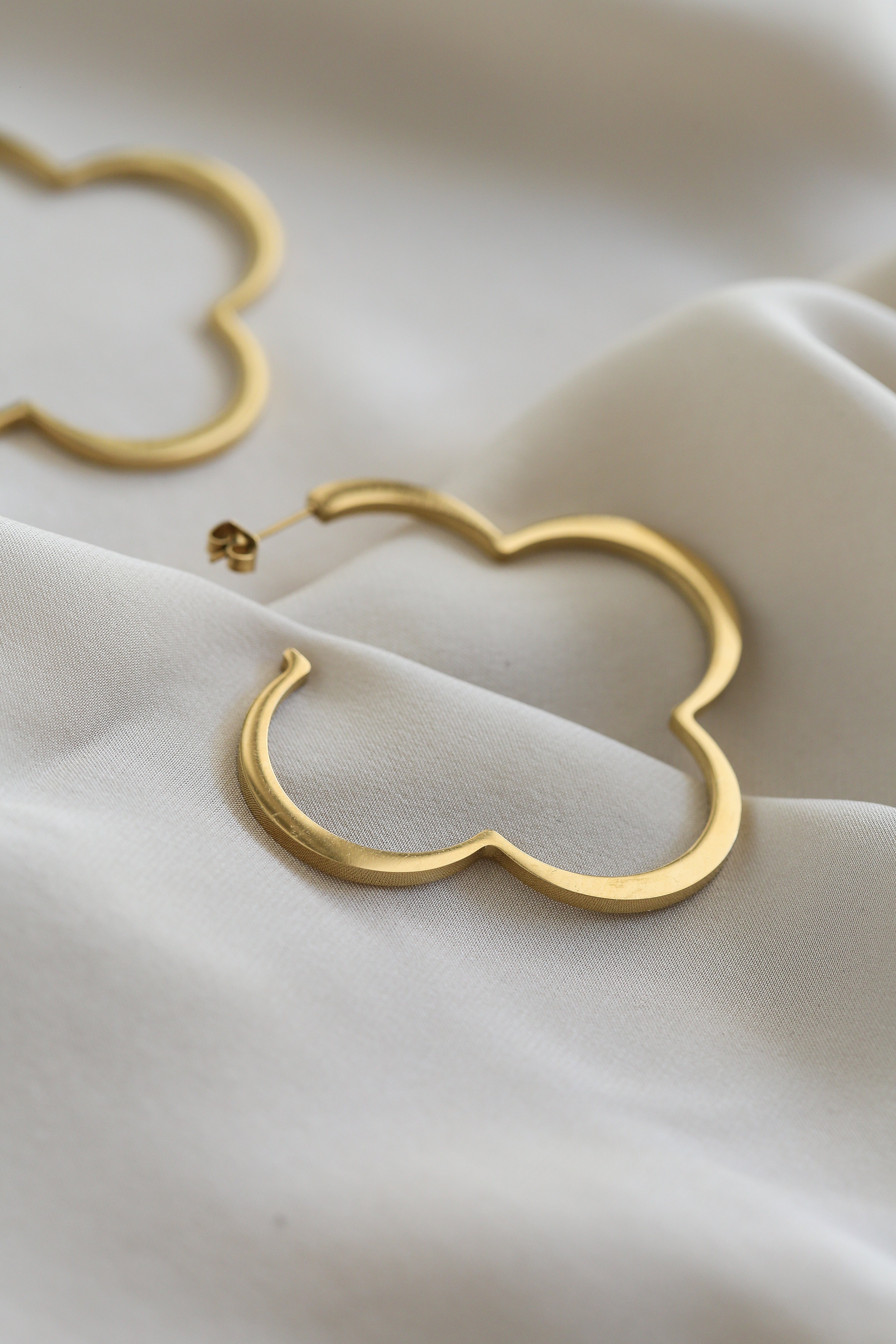 Liv Hoop Earrings - Boutique Minimaliste has waterproof, durable, elegant and vintage inspired jewelry