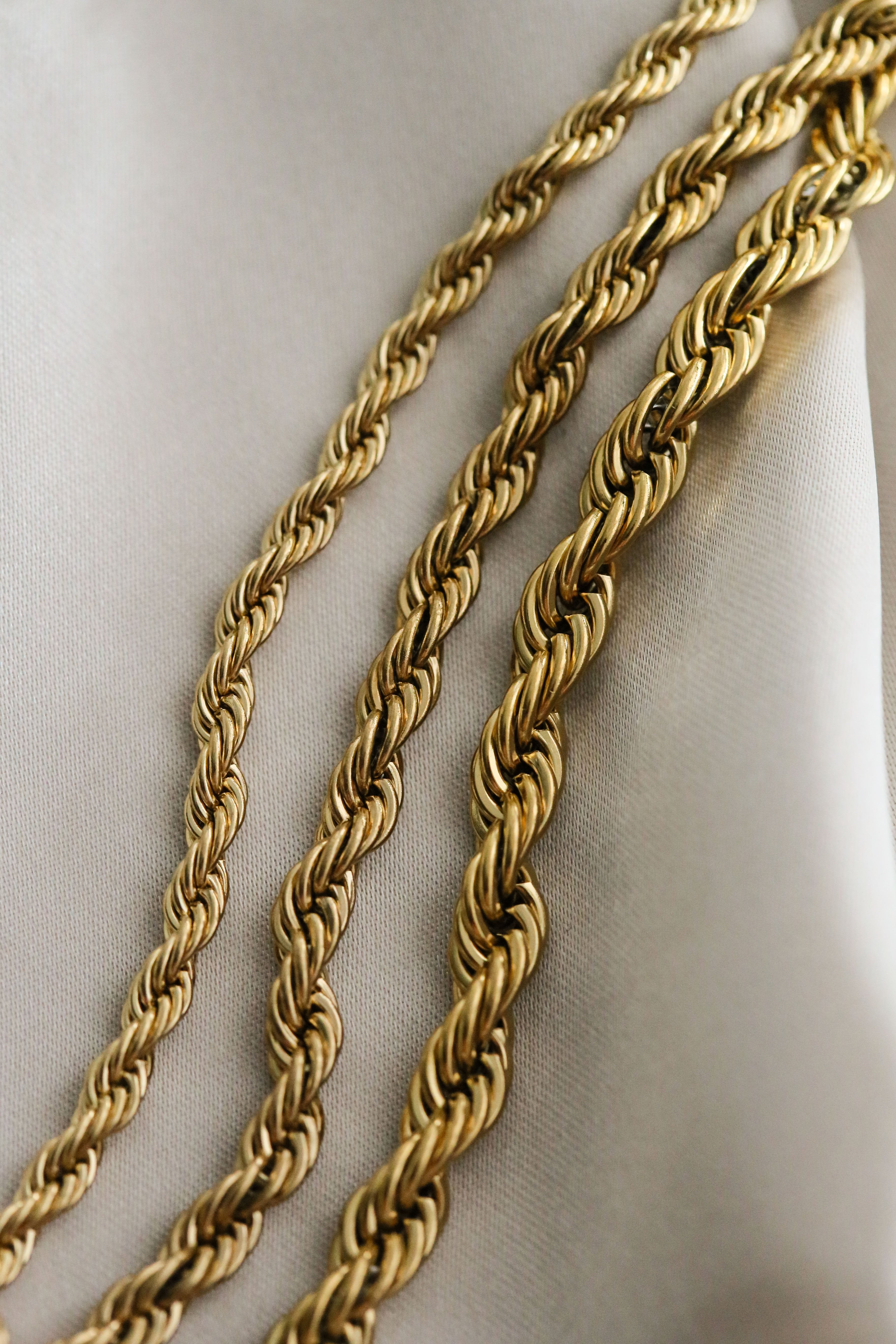 Lola Necklace - Boutique Minimaliste has waterproof, durable, elegant and vintage inspired jewelry
