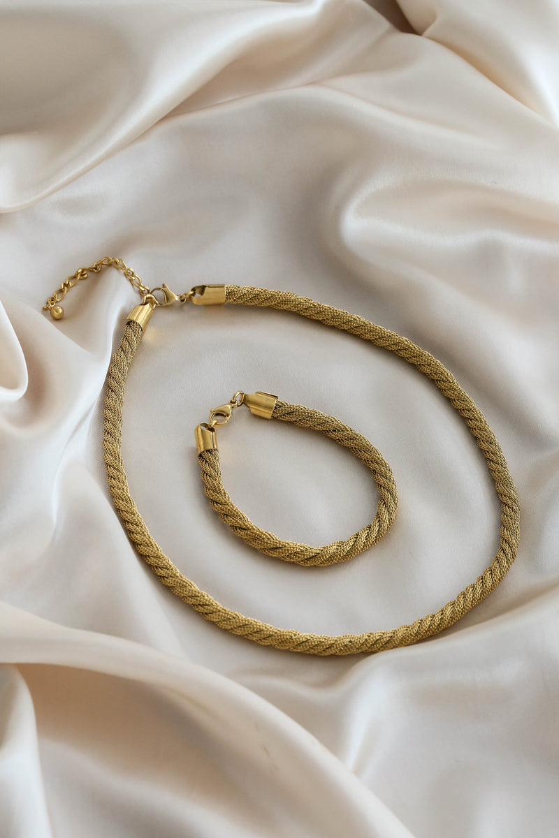 Marina Necklace - Boutique Minimaliste has waterproof, durable, elegant and vintage inspired jewelry