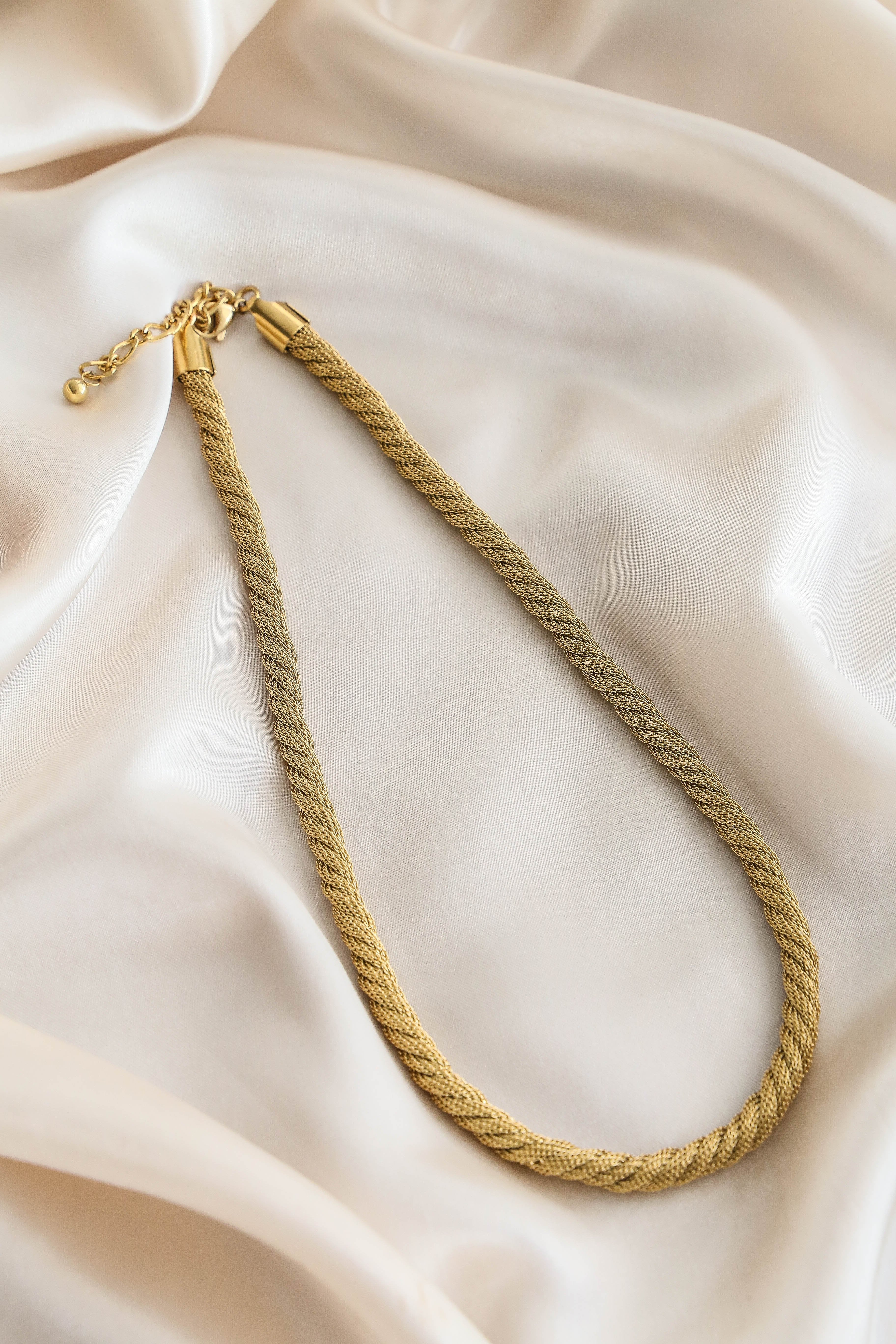 Marina Necklace - Boutique Minimaliste has waterproof, durable, elegant and vintage inspired jewelry