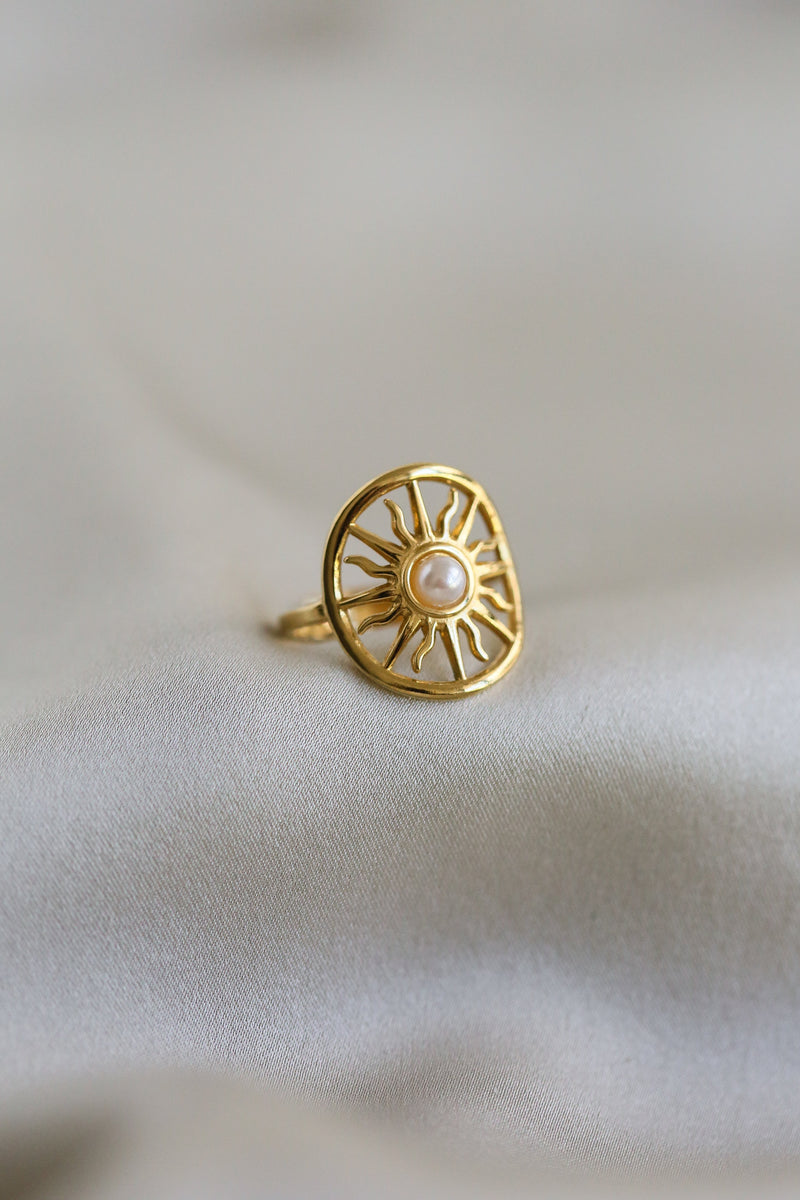 Milena Ring - Boutique Minimaliste has waterproof, durable, elegant and vintage inspired jewelry