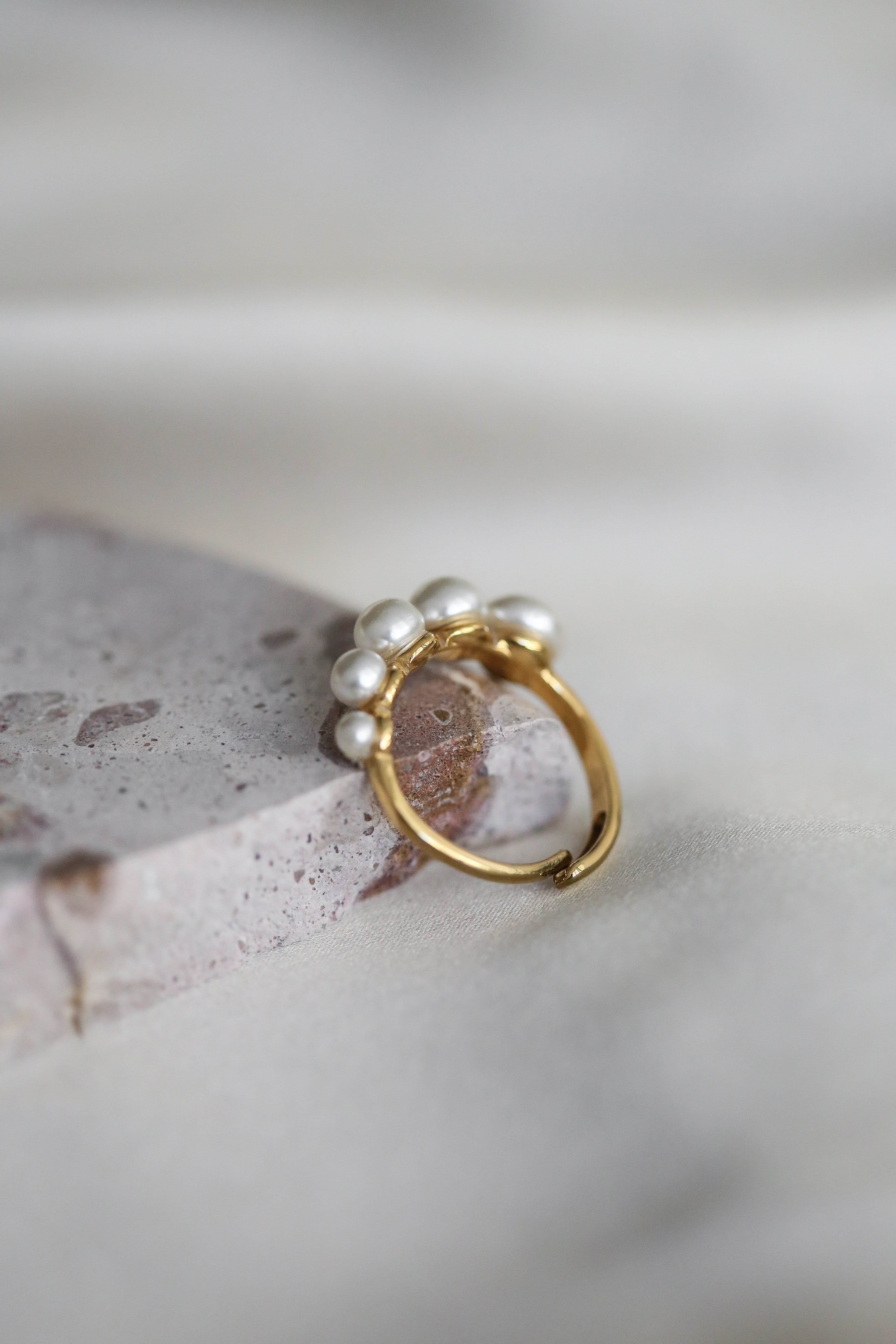 Nathalie Ring - Boutique Minimaliste has waterproof, durable, elegant and vintage inspired jewelry