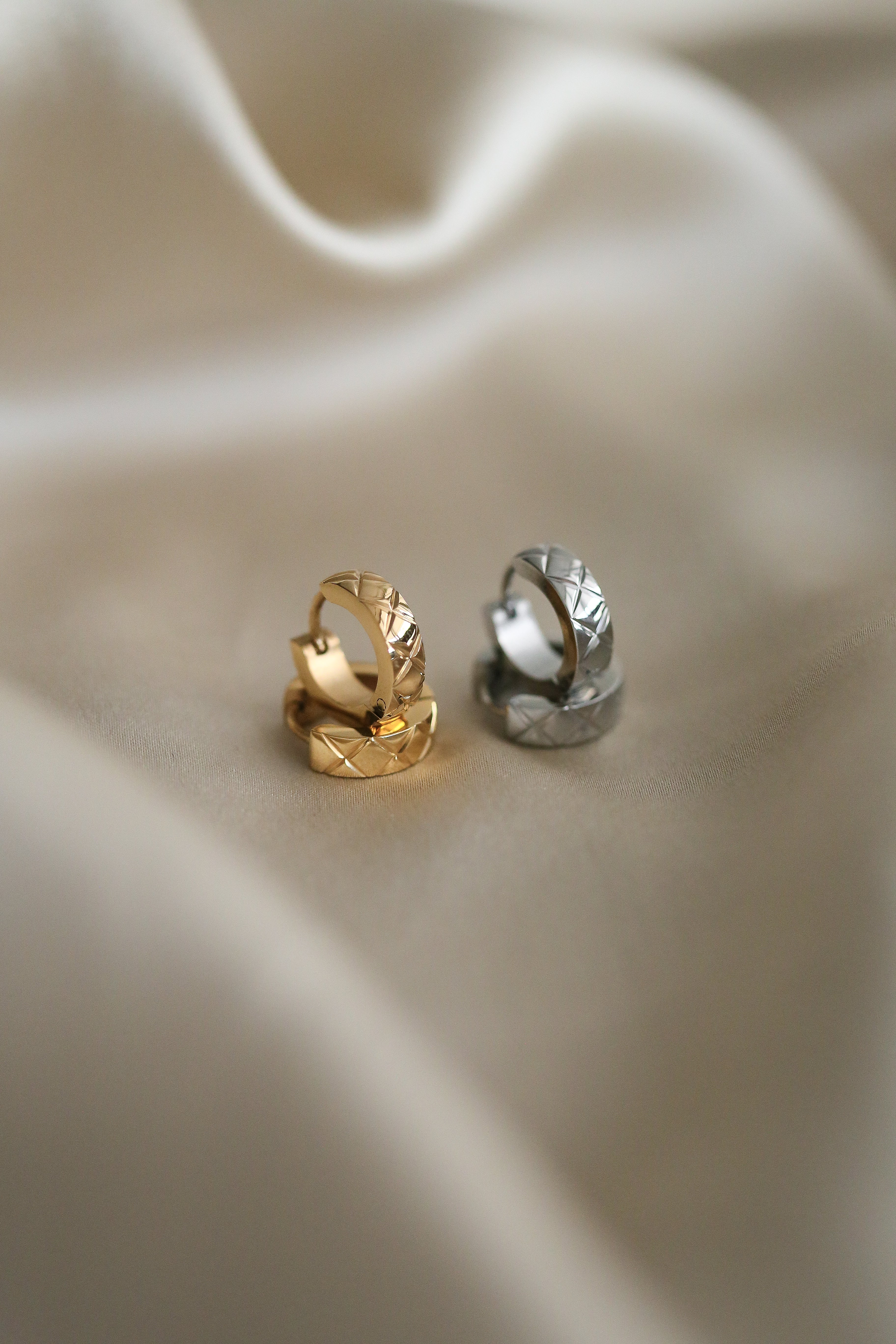 Nora Hoop Earrings - Boutique Minimaliste has waterproof, durable, elegant and vintage inspired jewelry