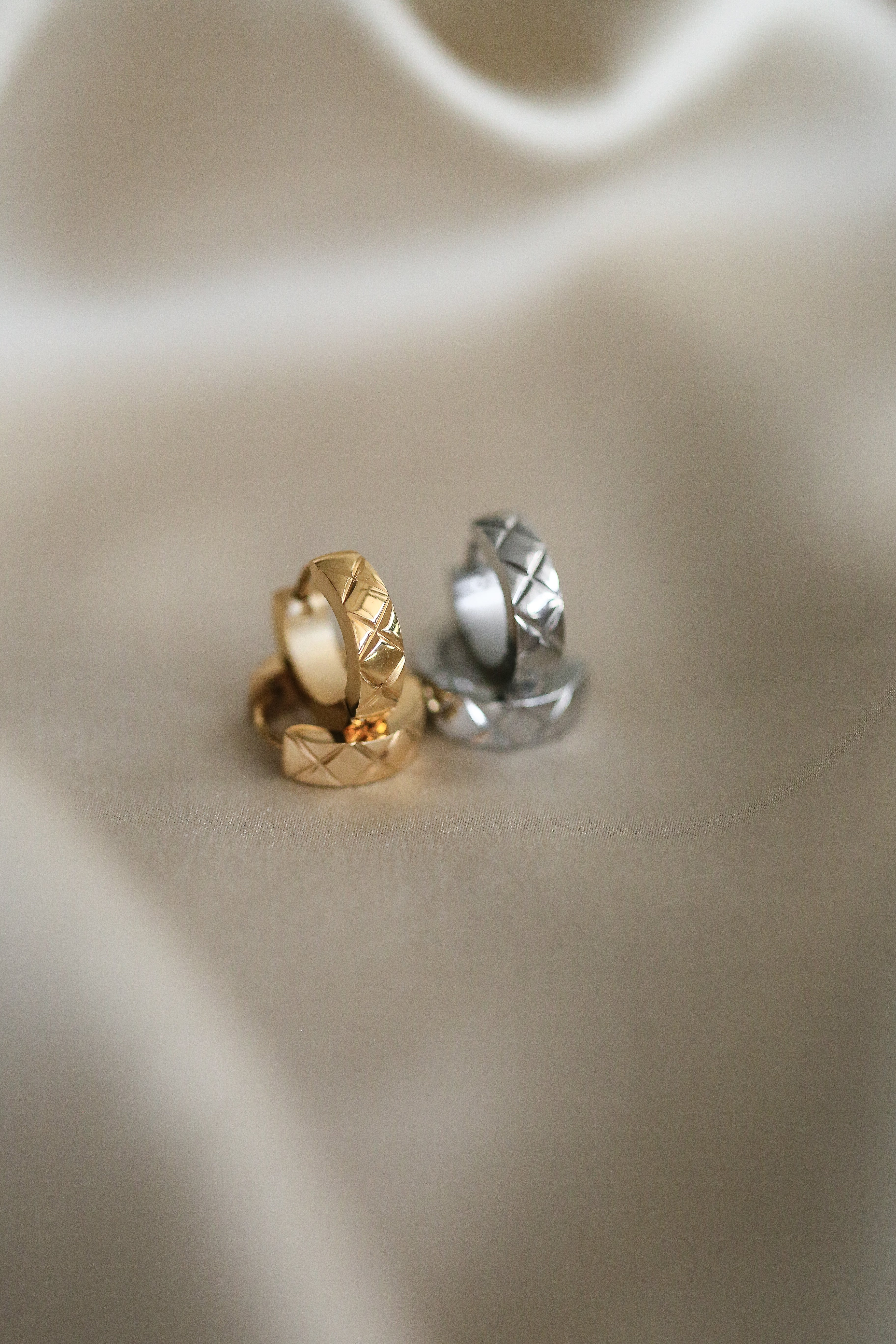 Nora Hoop Earrings - Boutique Minimaliste has waterproof, durable, elegant and vintage inspired jewelry