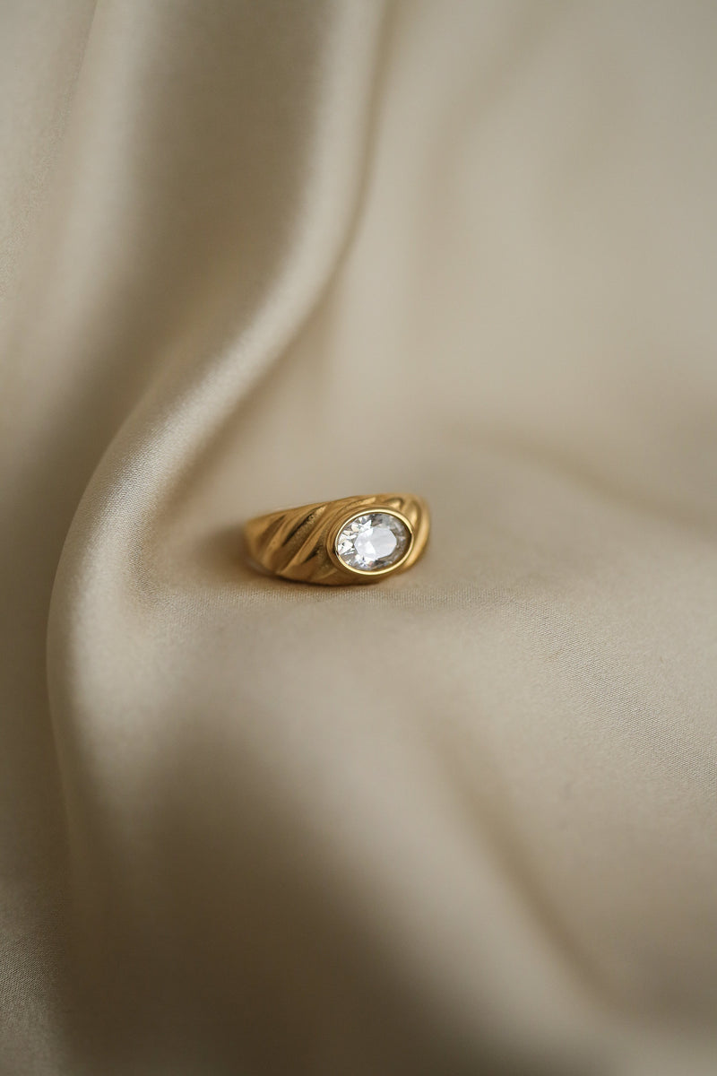 Paige Ring - Boutique Minimaliste has waterproof, durable, elegant and vintage inspired jewelry