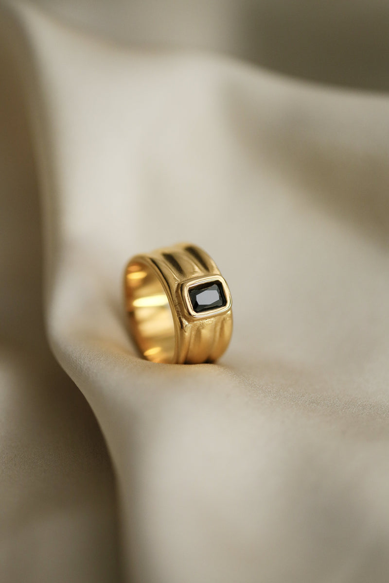 Peace Ring - Boutique Minimaliste has waterproof, durable, elegant and vintage inspired jewelry