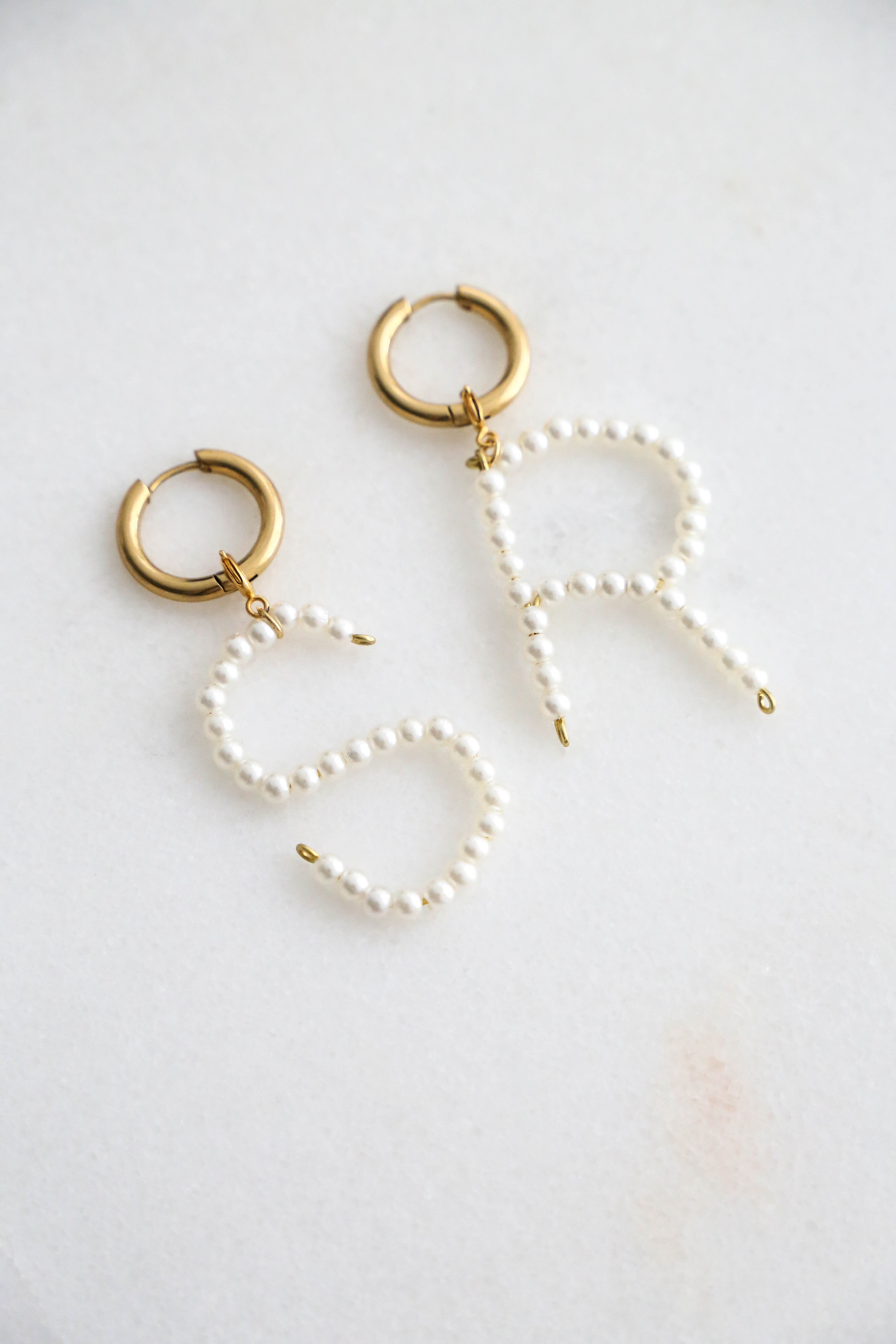 Pearl Initial - Boutique Minimaliste has waterproof, durable, elegant and vintage inspired jewelry