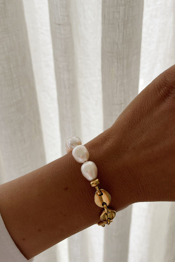 Pepa Bracelet - Boutique Minimaliste has waterproof, durable, elegant and vintage inspired jewelry