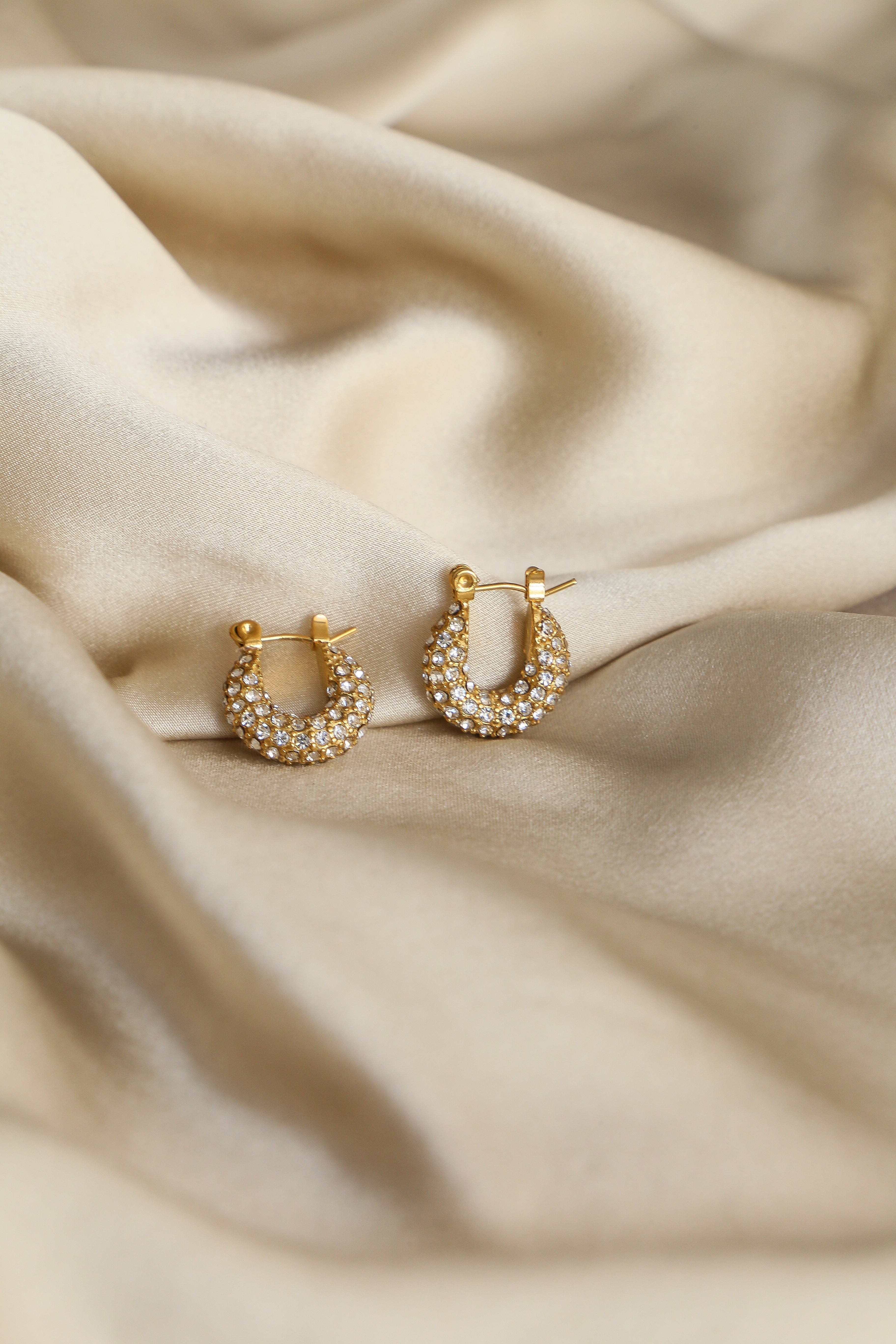 Perrie Huggies - Boutique Minimaliste has waterproof, durable, elegant and vintage inspired jewelry