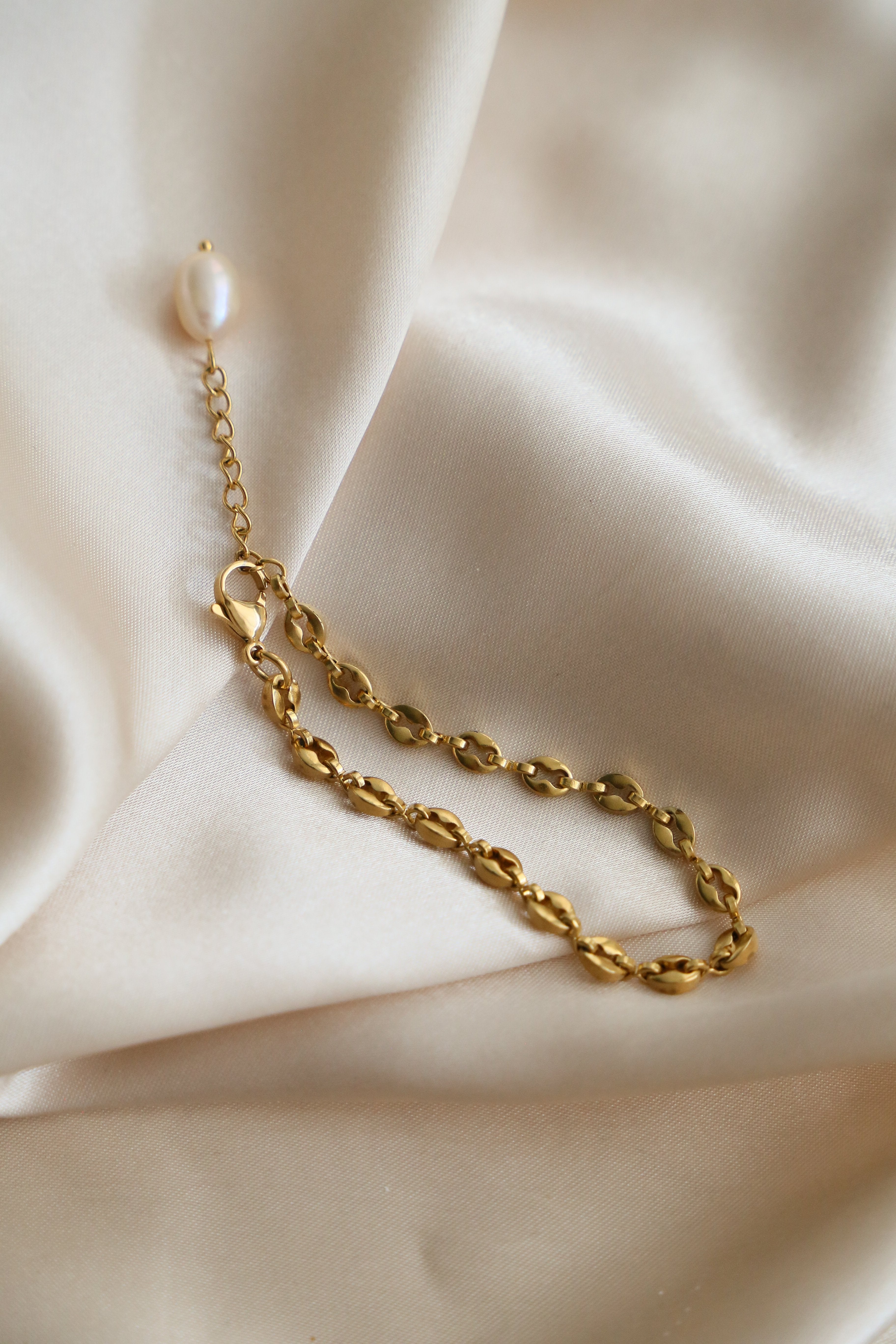 Phyllis Necklace & Bracelet - Boutique Minimaliste has waterproof, durable, elegant and vintage inspired jewelry