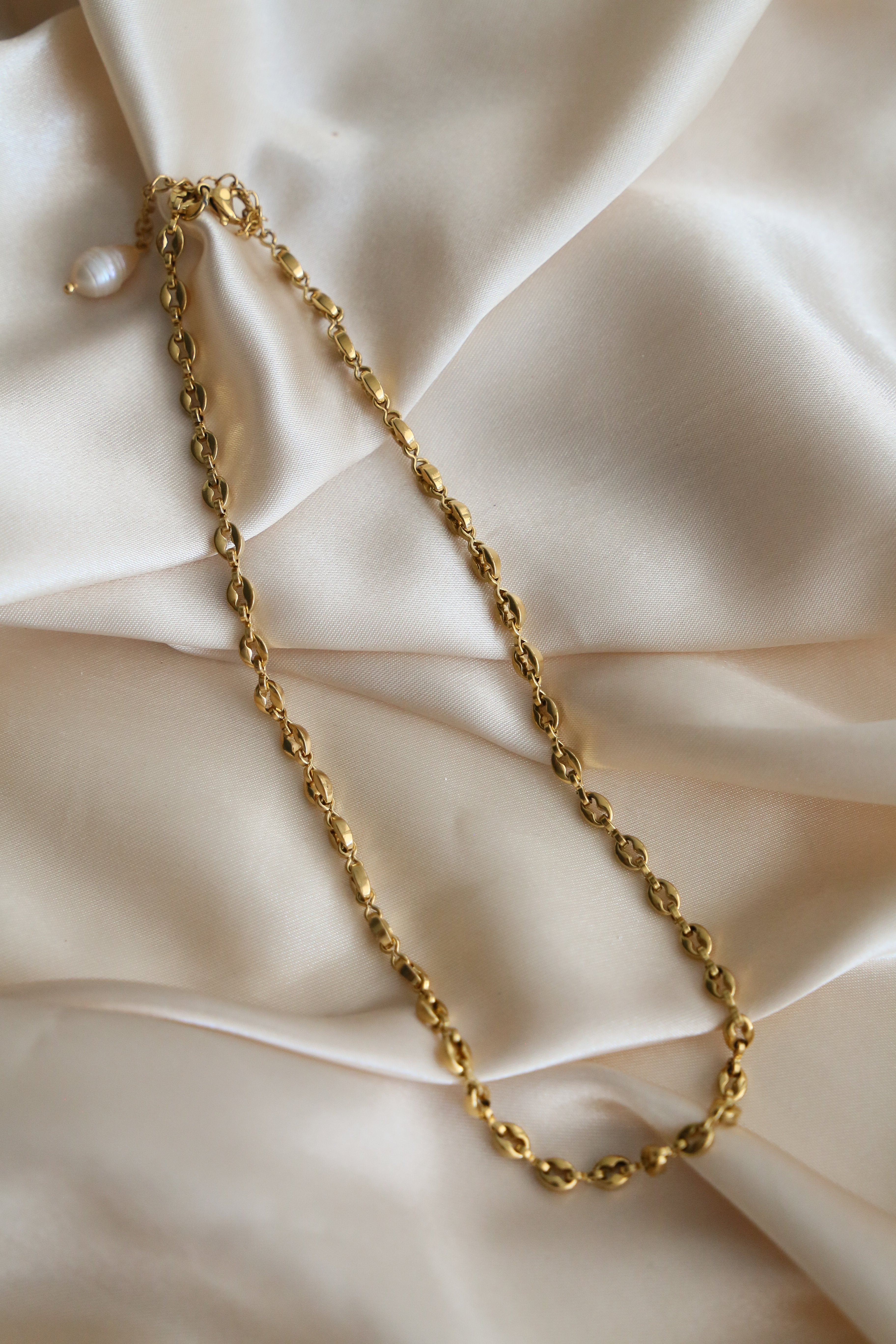 Phyllis Necklace & Bracelet - Boutique Minimaliste has waterproof, durable, elegant and vintage inspired jewelry